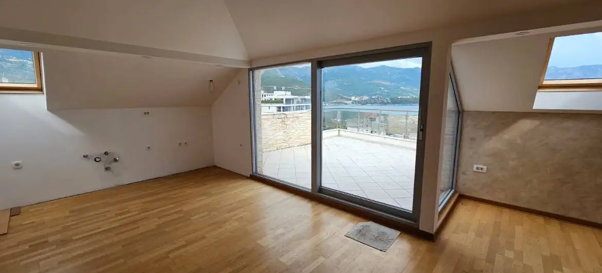 Flat 100m² in Montenegro, Budva. Priced at 240000€ rent photo-9
