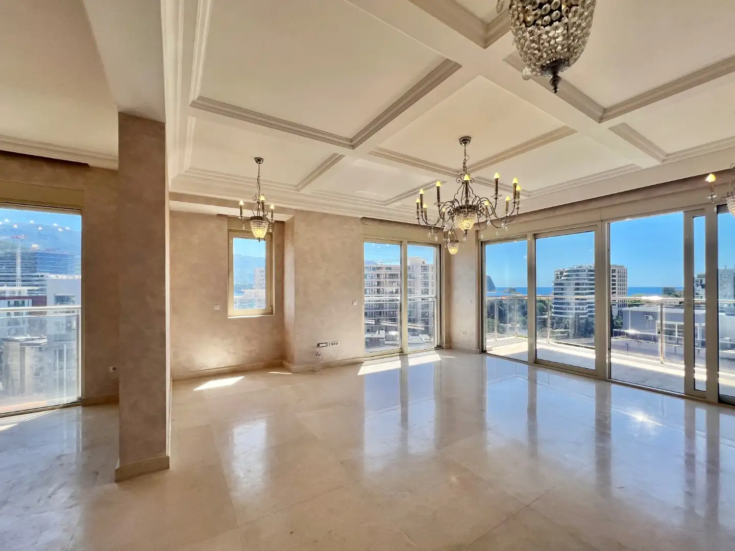 Flat 640m² in Montenegro, Budva. Priced at 1050000€ rent photo-1