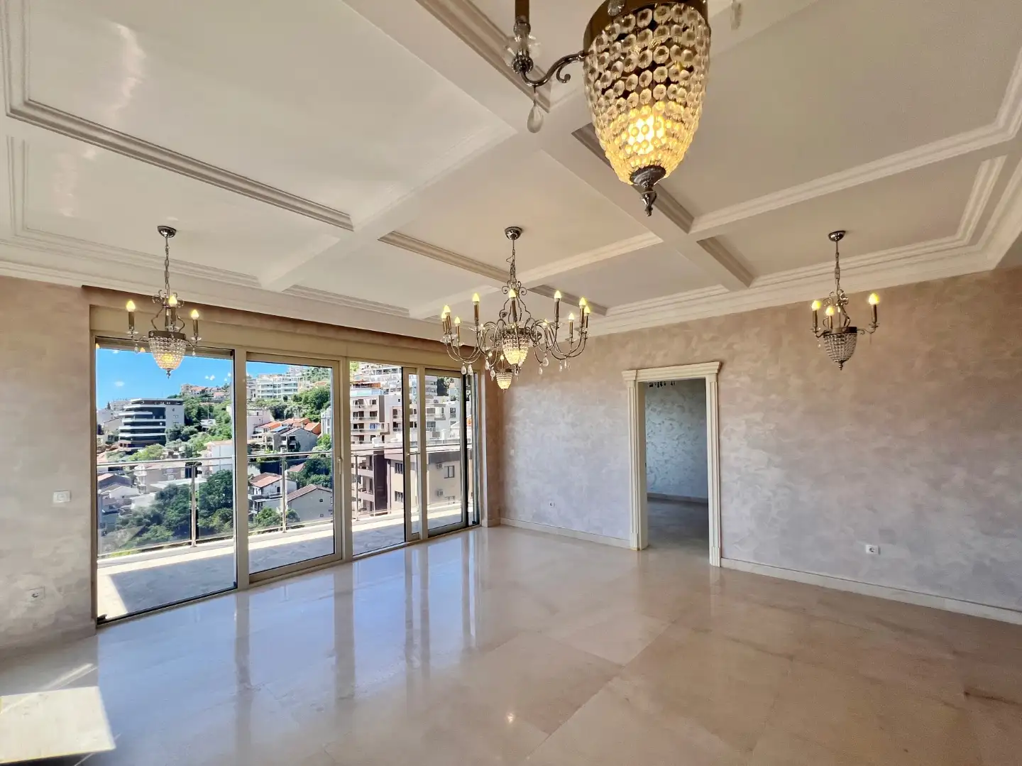 Flat 640m² in Montenegro, Budva. Priced at 1050000€ rent photo-2