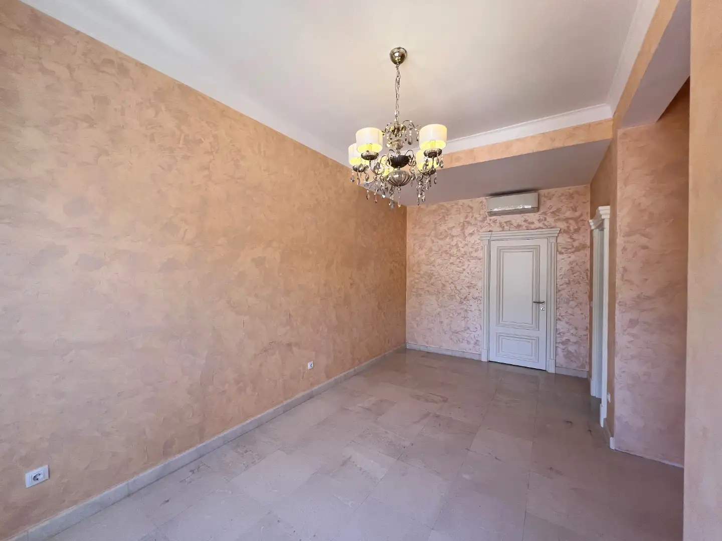 Flat 640m² in Montenegro, Budva. Priced at 1050000€ rent photo-4