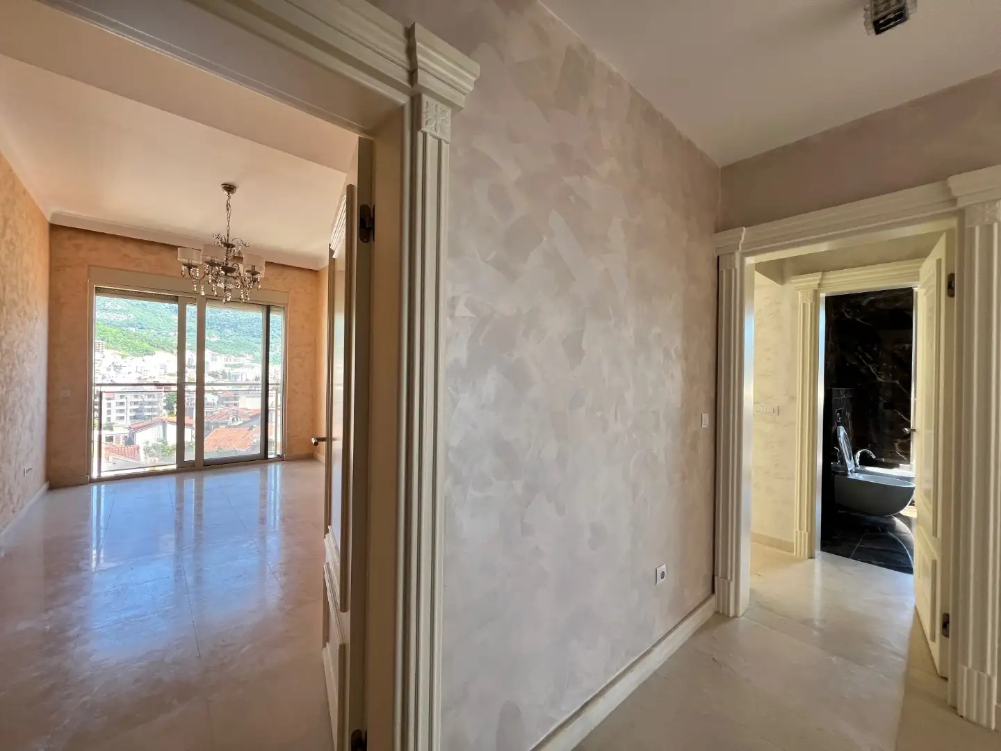 Flat 640m² in Montenegro, Budva. Priced at 1050000€ rent photo-5