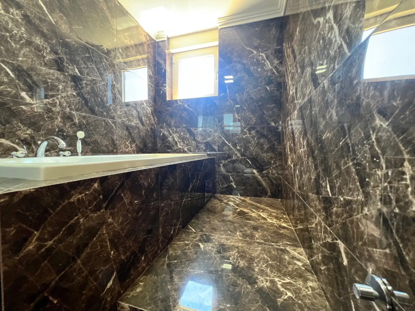 Flat 640m² in Montenegro, Budva. Priced at 1050000€ rent photo-11