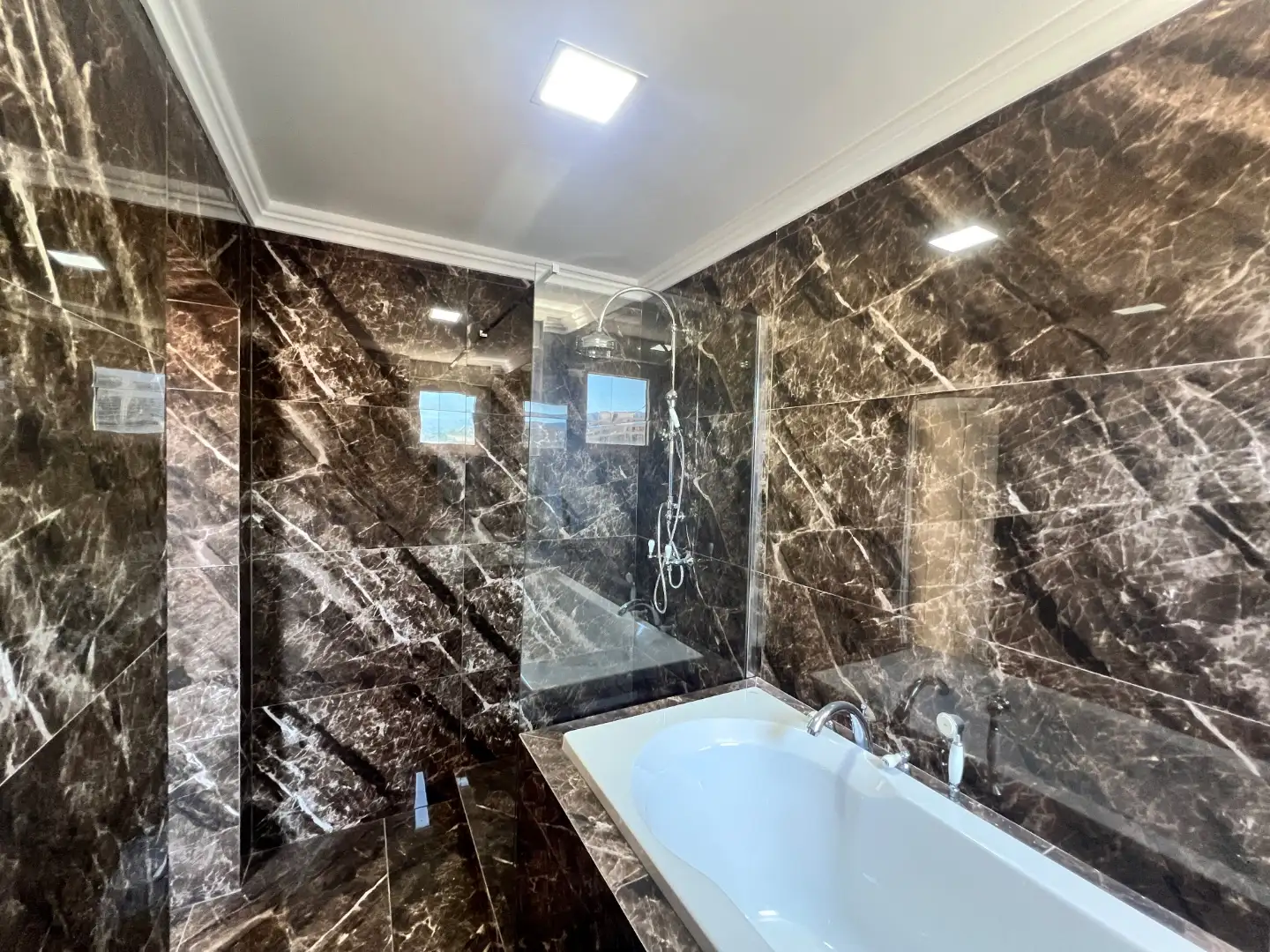 Flat 640m² in Montenegro, Budva. Priced at 1050000€ rent photo-12