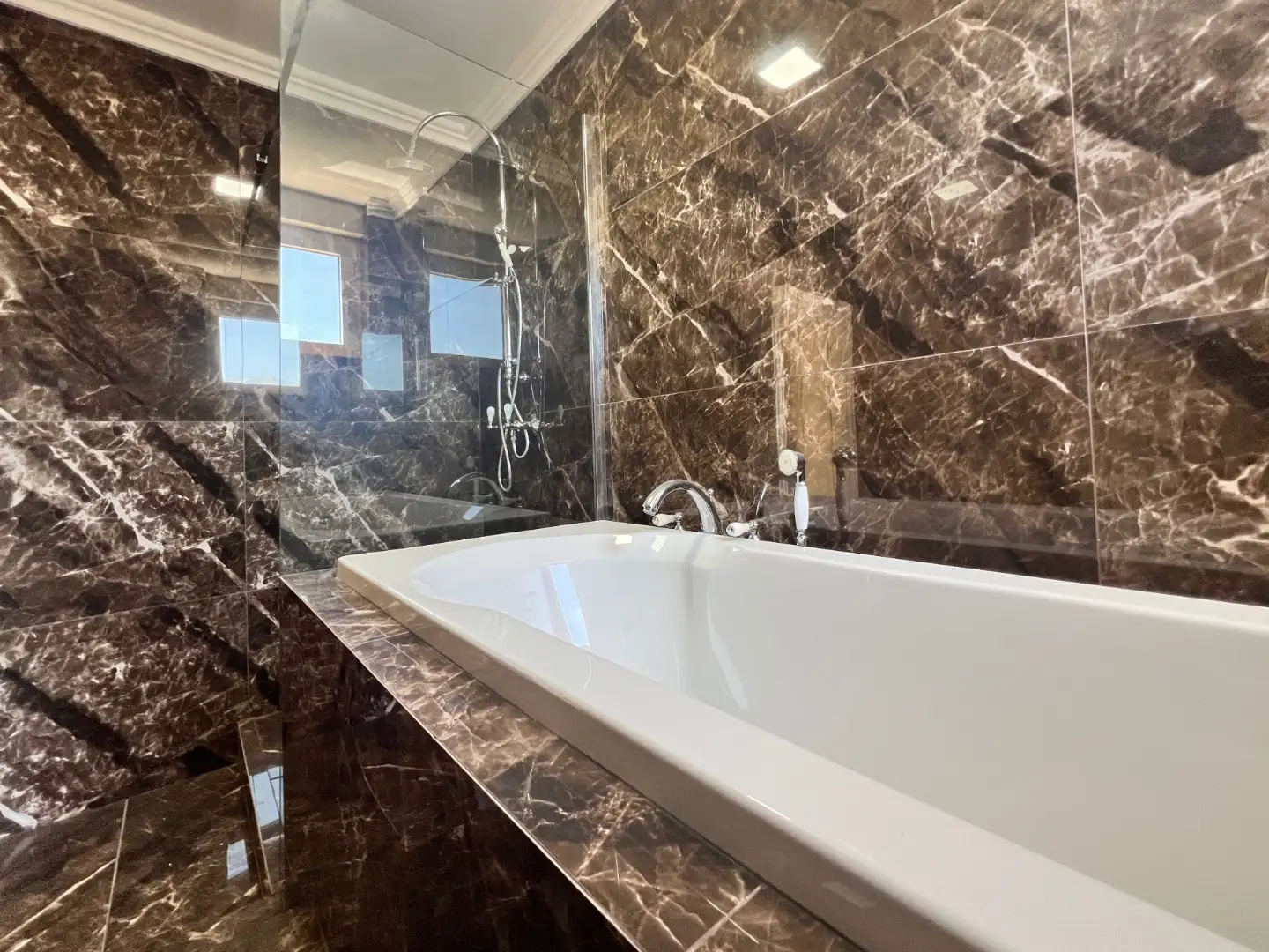 Flat 640m² in Montenegro, Budva. Priced at 1050000€ rent photo-13