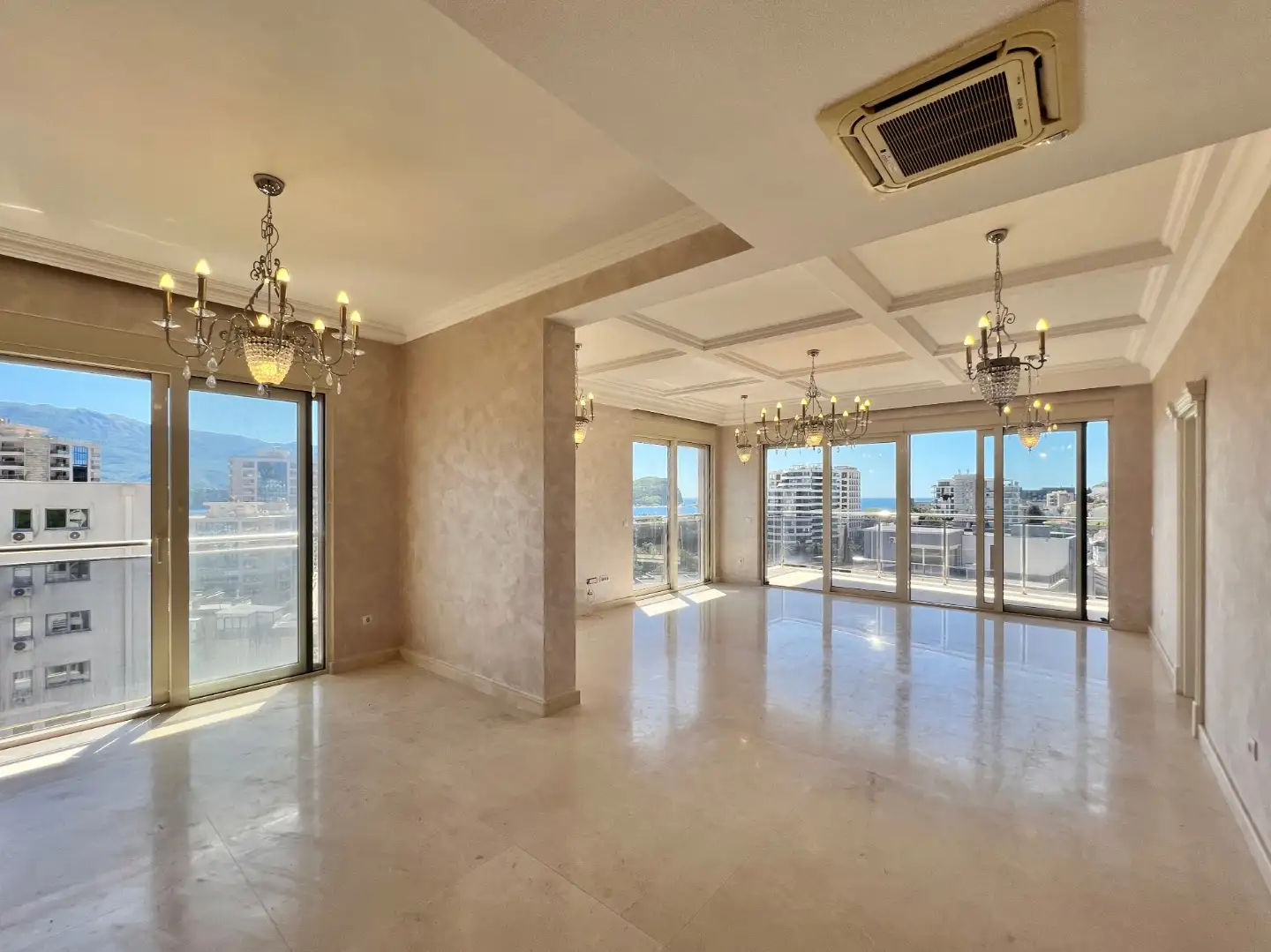 Flat 640m² in Montenegro, Budva. Priced at 1050000€ rent photo-19
