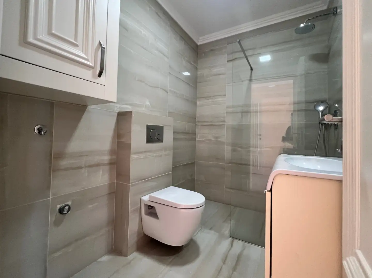 Flat 640m² in Montenegro, Budva. Priced at 1050000€ rent photo-25