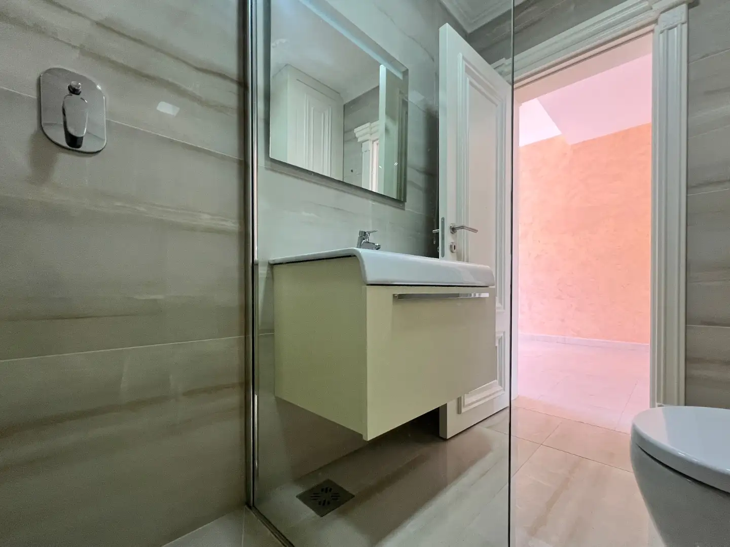 Flat 640m² in Montenegro, Budva. Priced at 1050000€ rent photo-27