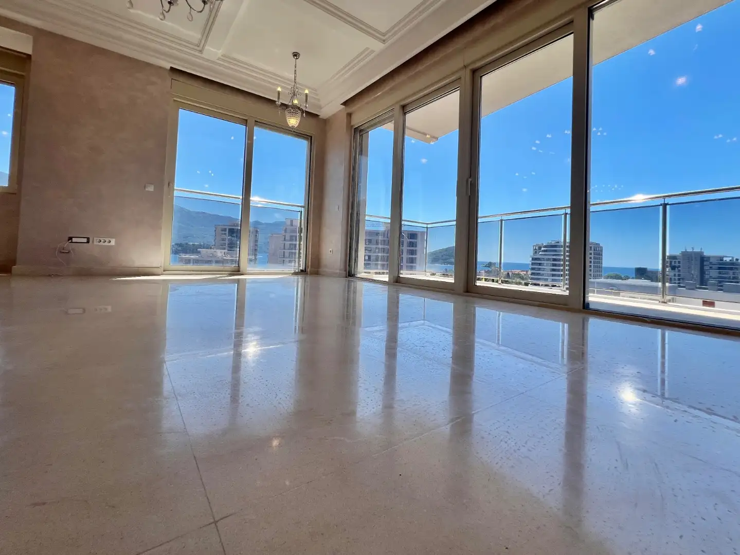 Flat 640m² in Montenegro, Budva. Priced at 1050000€ rent photo-48