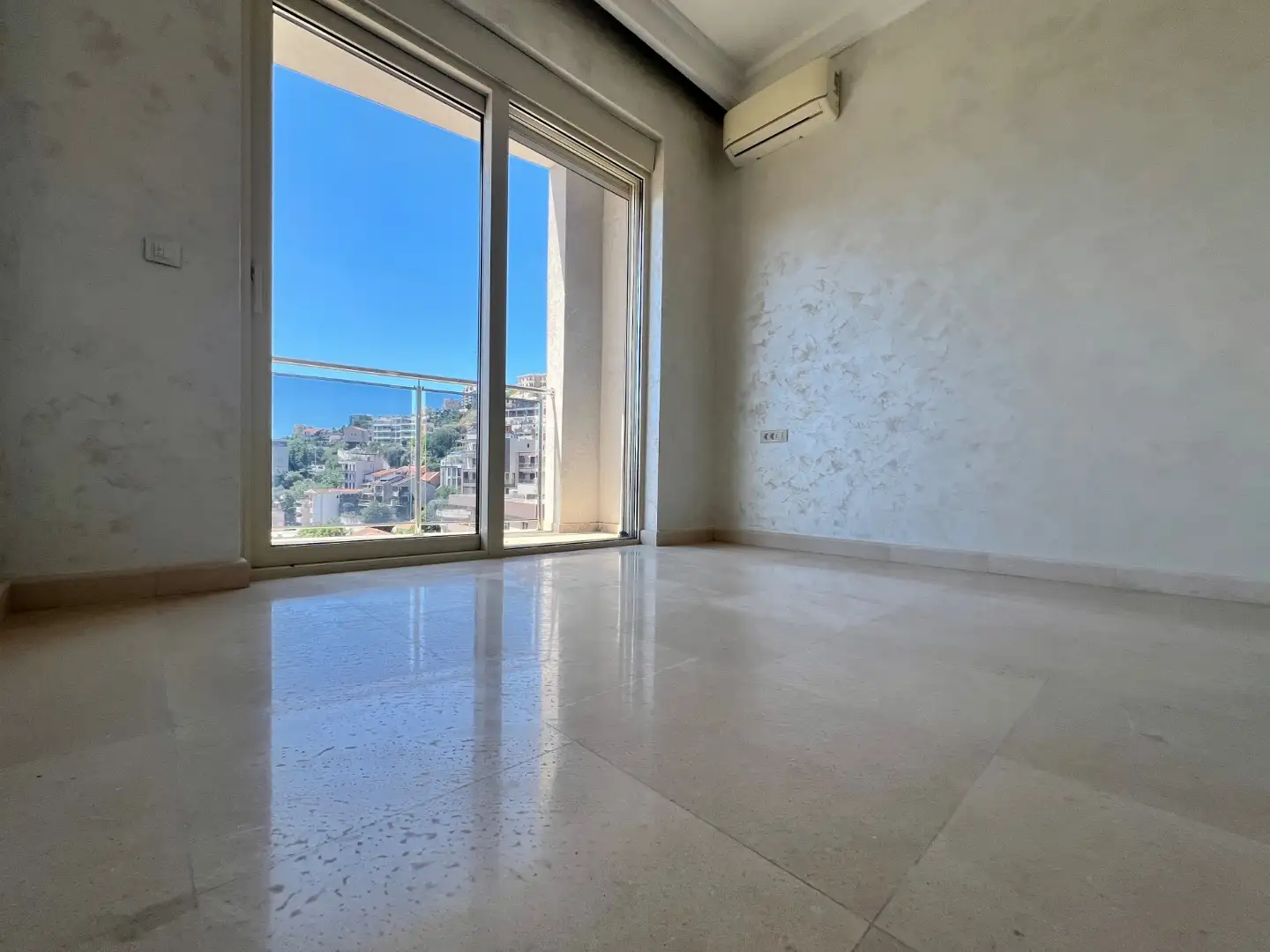 Flat 640m² in Montenegro, Budva. Priced at 1050000€ rent photo-49