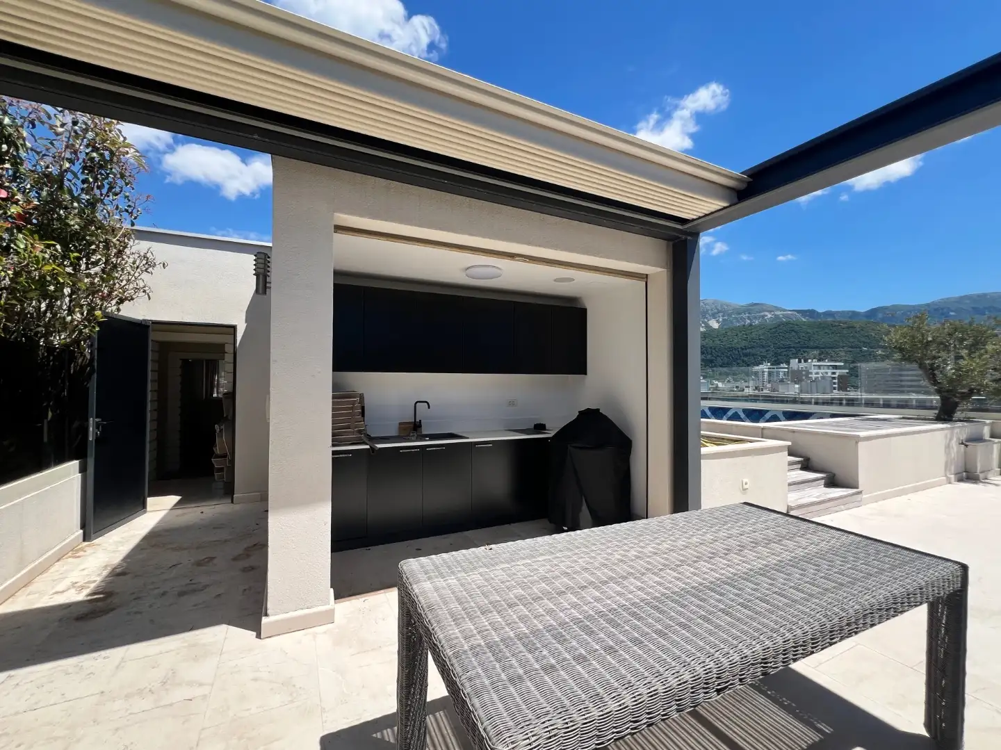 Flat 640m² in Montenegro, Budva. Priced at 1050000€ rent photo-56