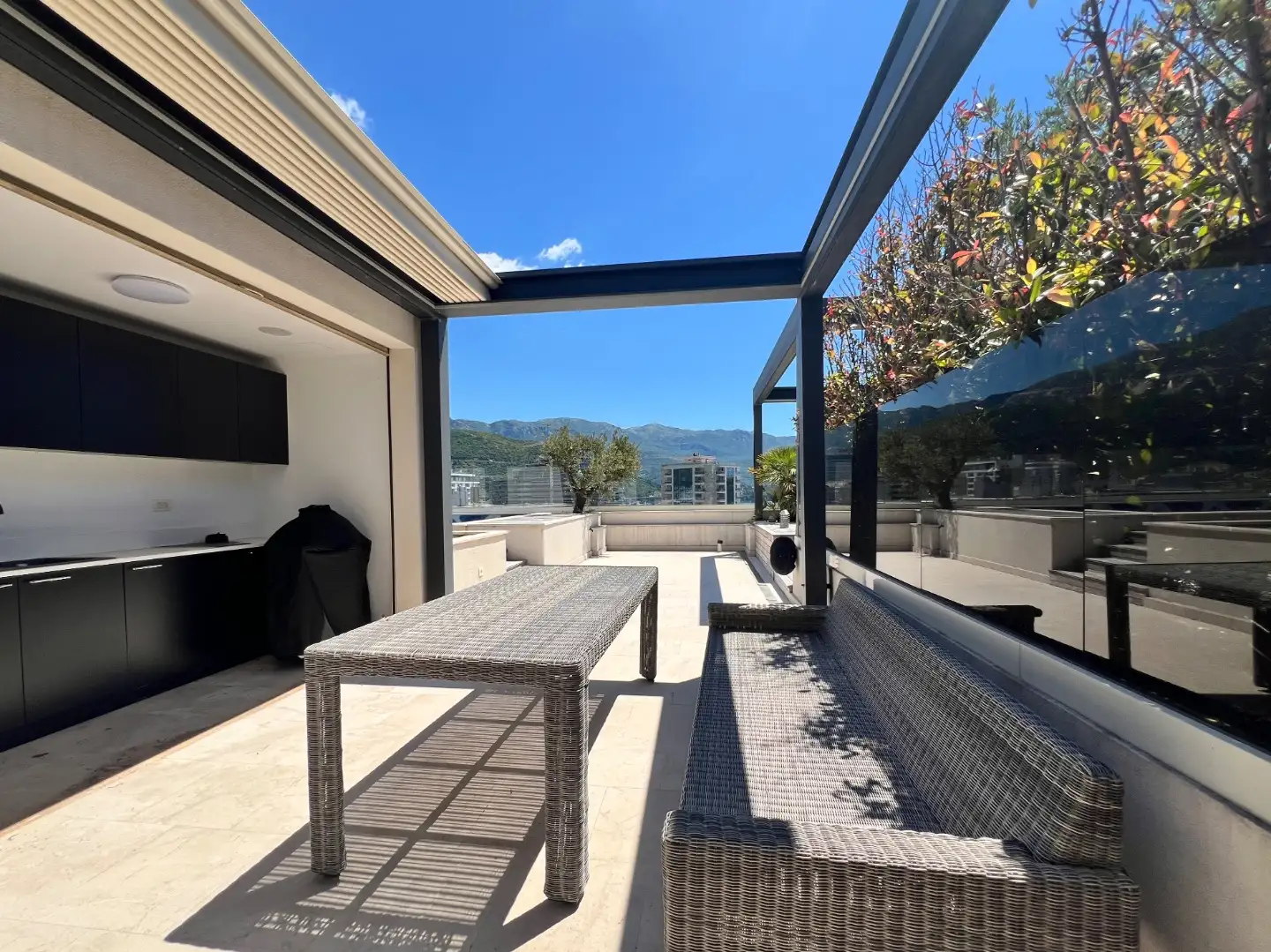 Flat 640m² in Montenegro, Budva. Priced at 1050000€ rent photo-57