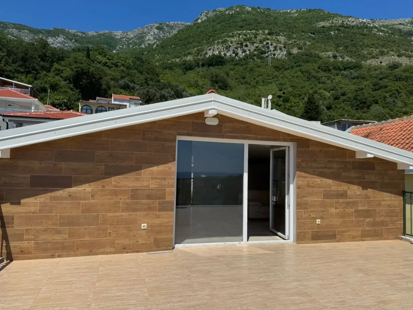 House 200m² in Montenegro, Sutomore. Priced at 210000€ rent photo-5