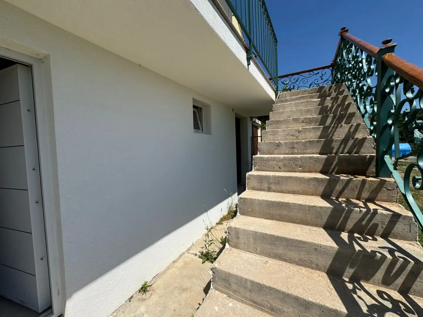 House 200m² in Montenegro, Sutomore. Priced at 210000€ rent photo-14