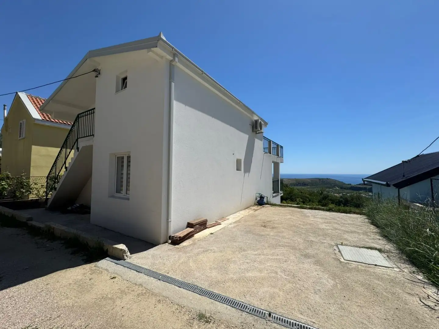 House 200m² in Montenegro, Sutomore. Priced at 210000€ rent photo-29