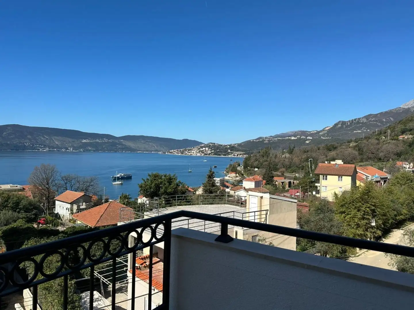 Flat 45m² in Montenegro, Kumbor. Priced at 150000€ rent photo-1