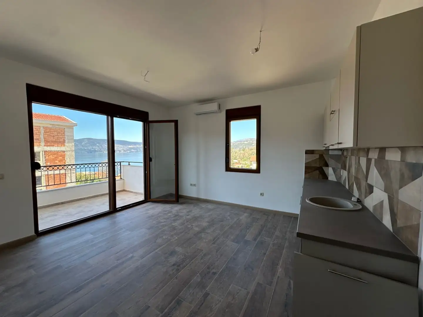 Flat 45m² in Montenegro, Kumbor. Priced at 150000€ rent photo-4