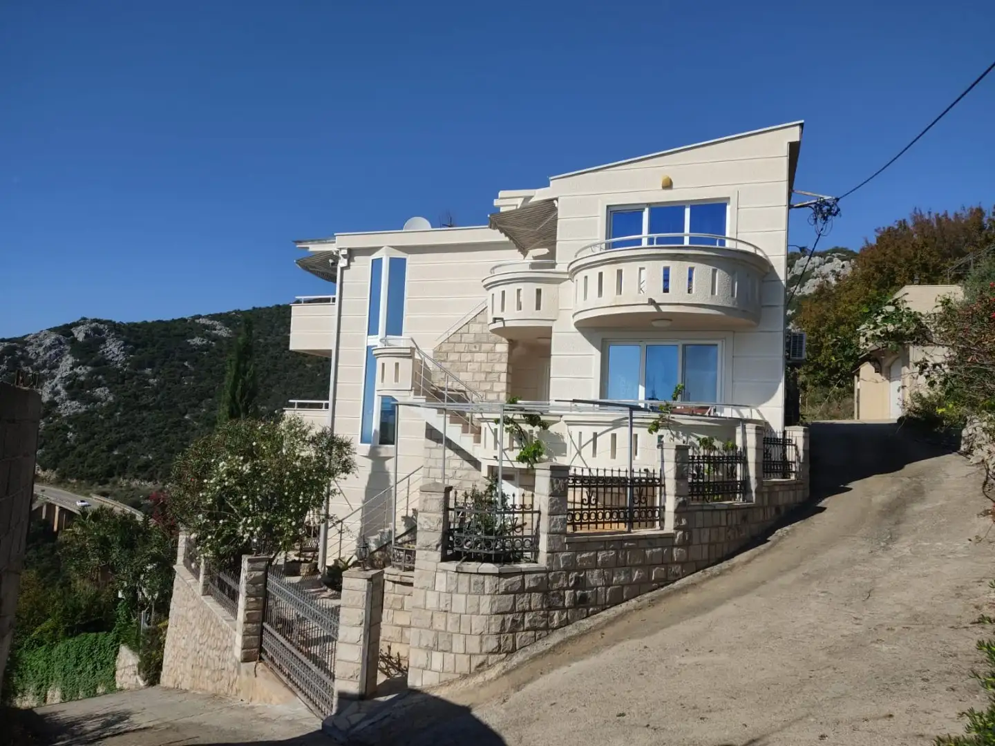 House 110m² in Montenegro, Dobra Voda. Priced at 155000€ rent photo-1