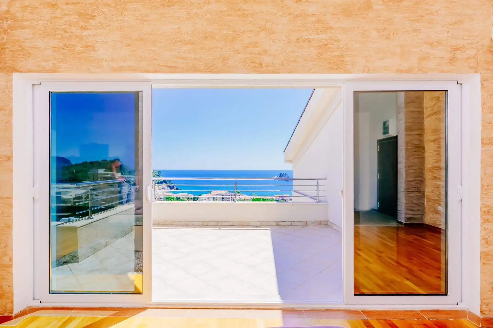 Flat 105m² in Montenegro, Petrovac. Priced at 330000€ rent photo-10