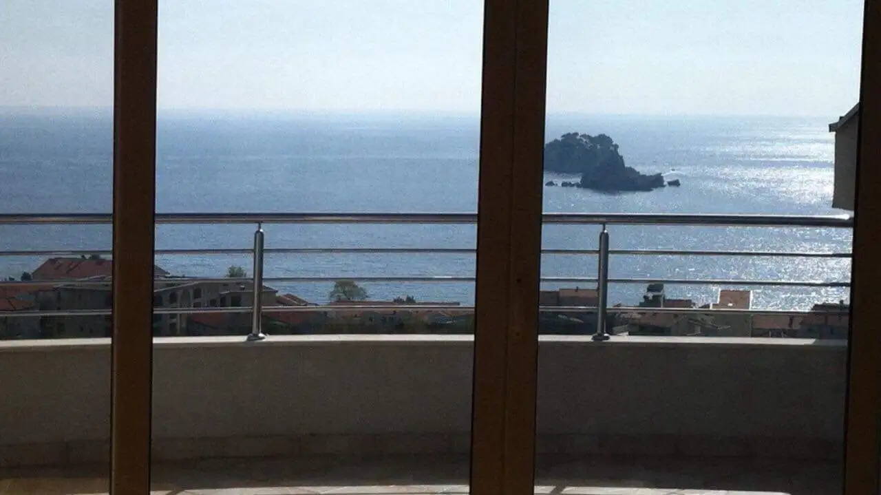 Flat 105m² in Montenegro, Petrovac. Priced at 330000€ rent photo-13