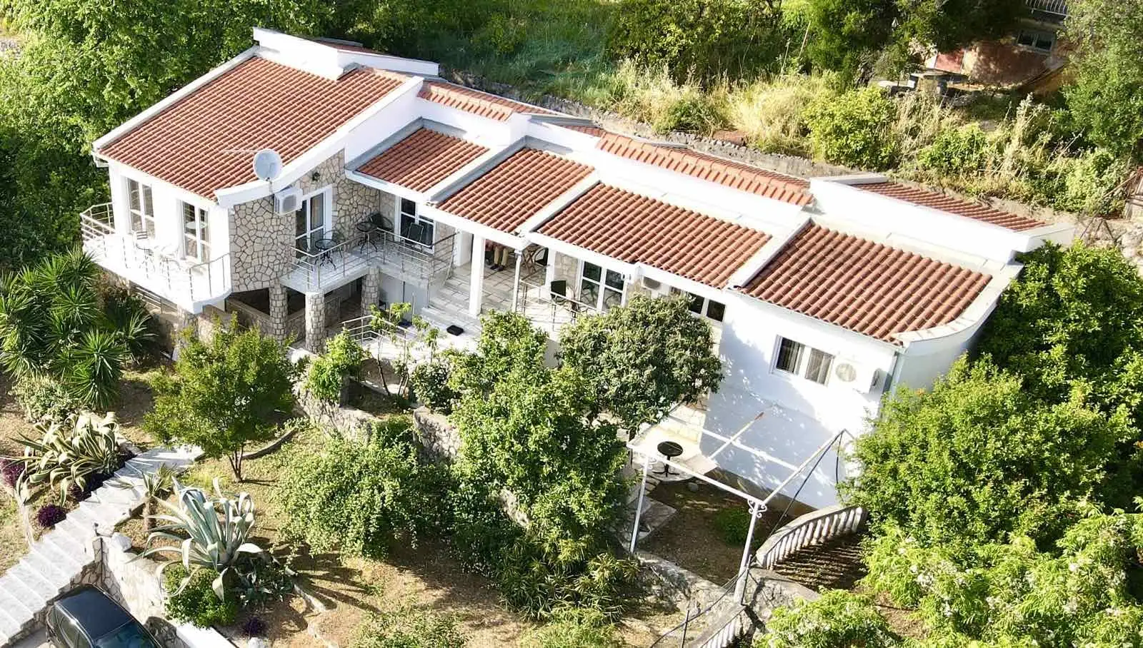 Hotels 171m² in Montenegro, Dobra Voda. Priced at 250000€ rent photo-3