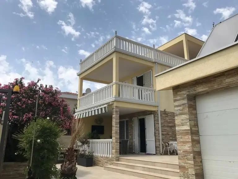 House 300m² in Montenegro, Dobra Voda. Priced at 320000€ rent photo-1