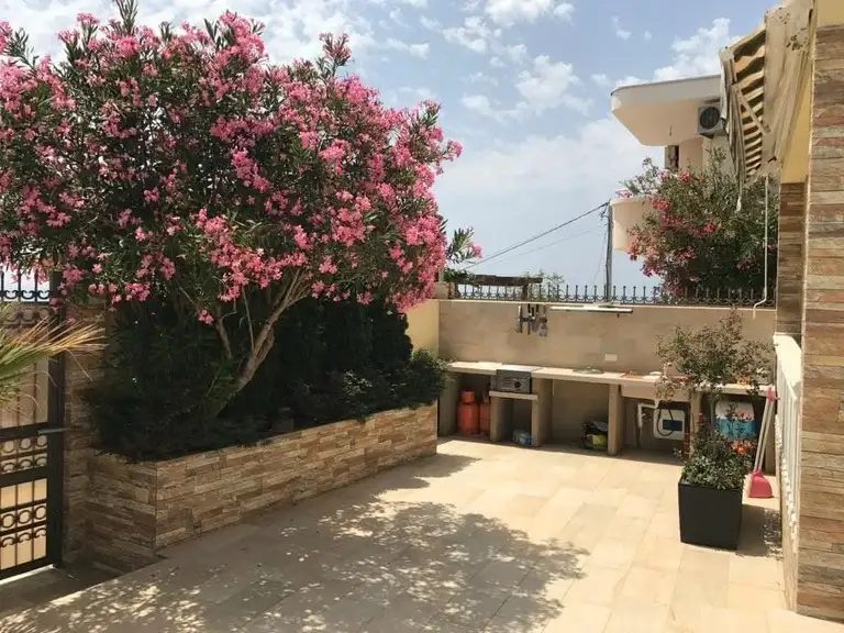 House 300m² in Montenegro, Dobra Voda. Priced at 320000€ rent photo-2