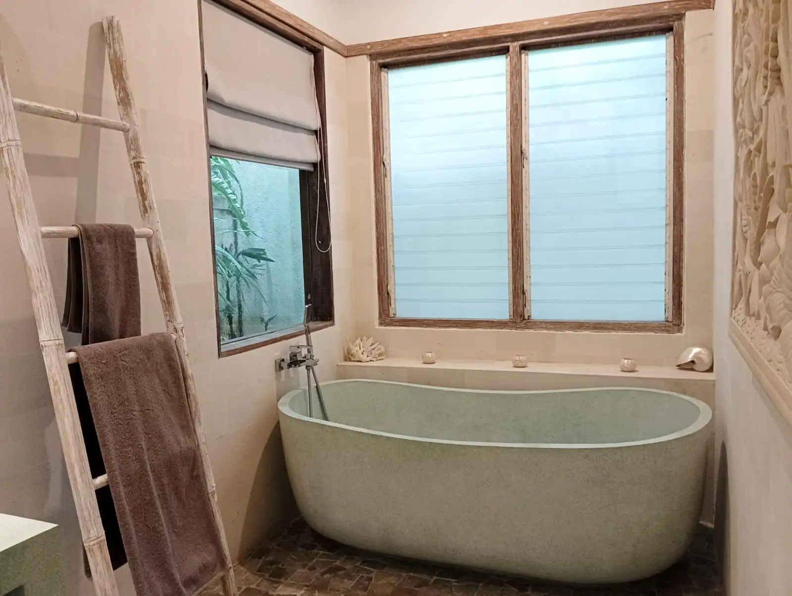 Villa 225m² in Indonesia, Bukit. Priced at 475000$ rent photo-3