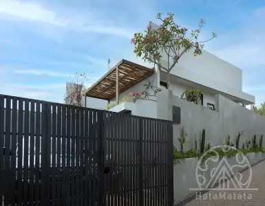 Rent in Indonesia for 23300$