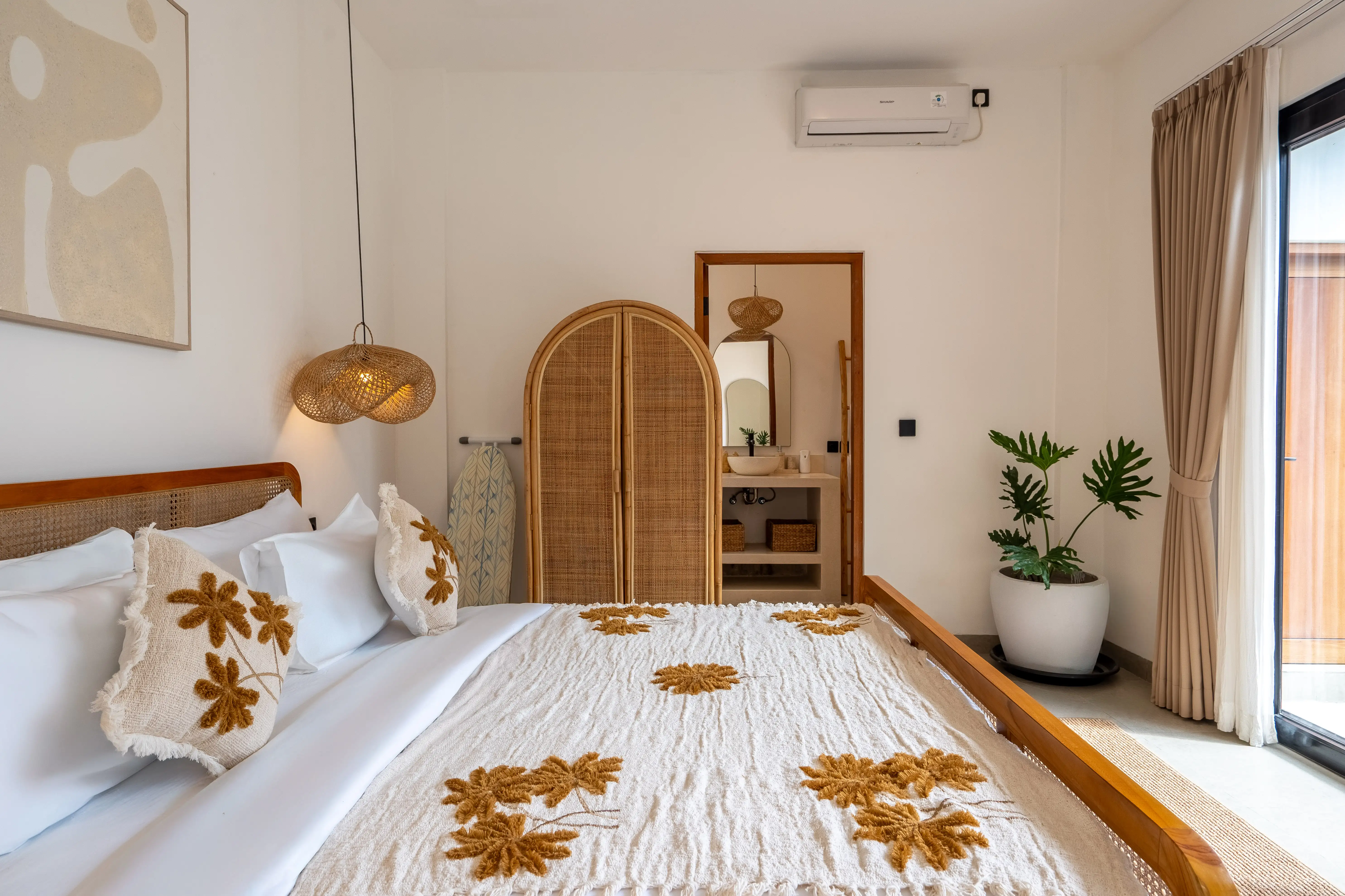 Villa 100m² in Indonesia, Canggu. Priced at 170000$ rent photo-11
