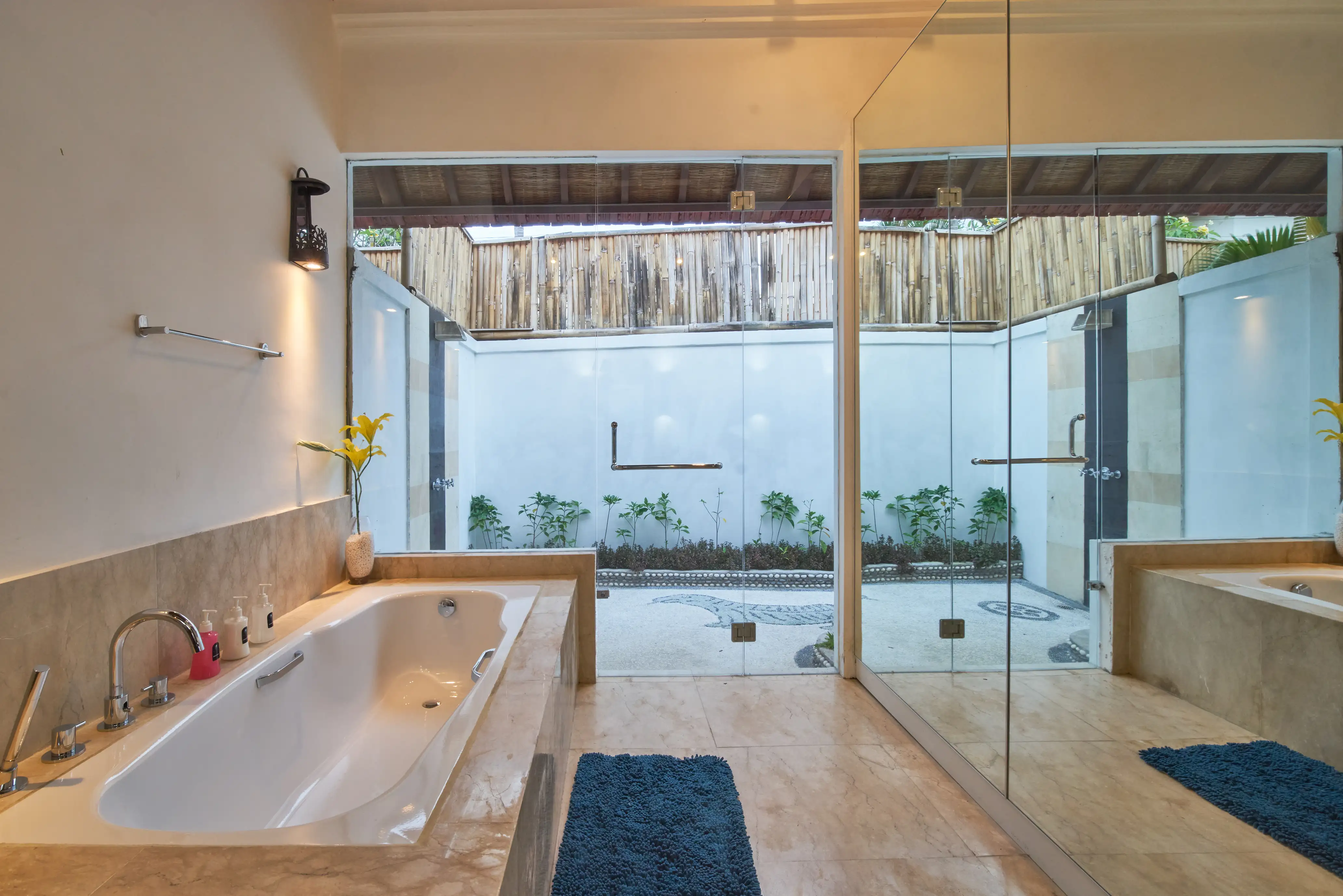 Villa 300m² in Indonesia, Seminyak. Priced at 40503$ rent photo-2