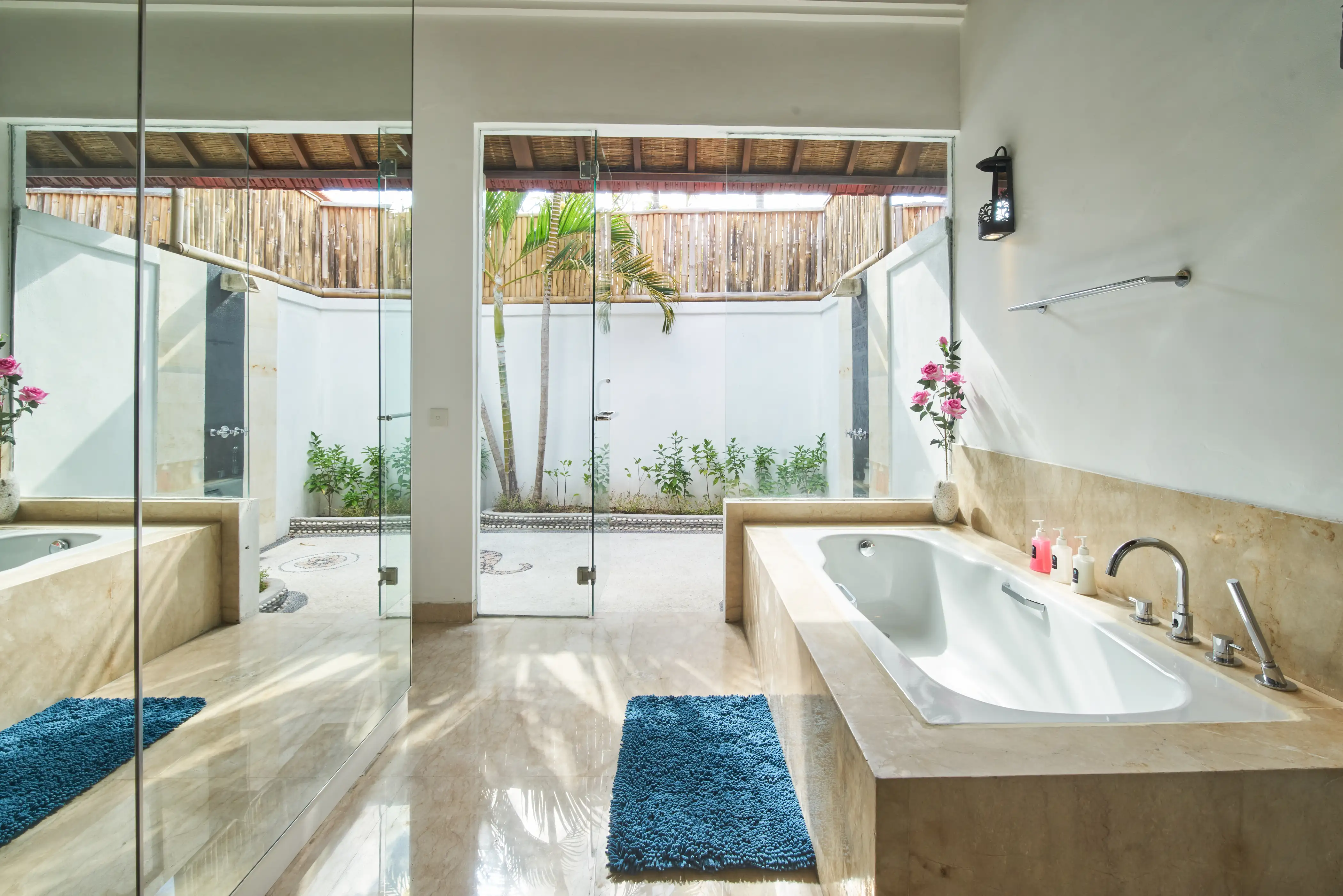 Villa 300m² in Indonesia, Seminyak. Priced at 40503$ rent photo-5