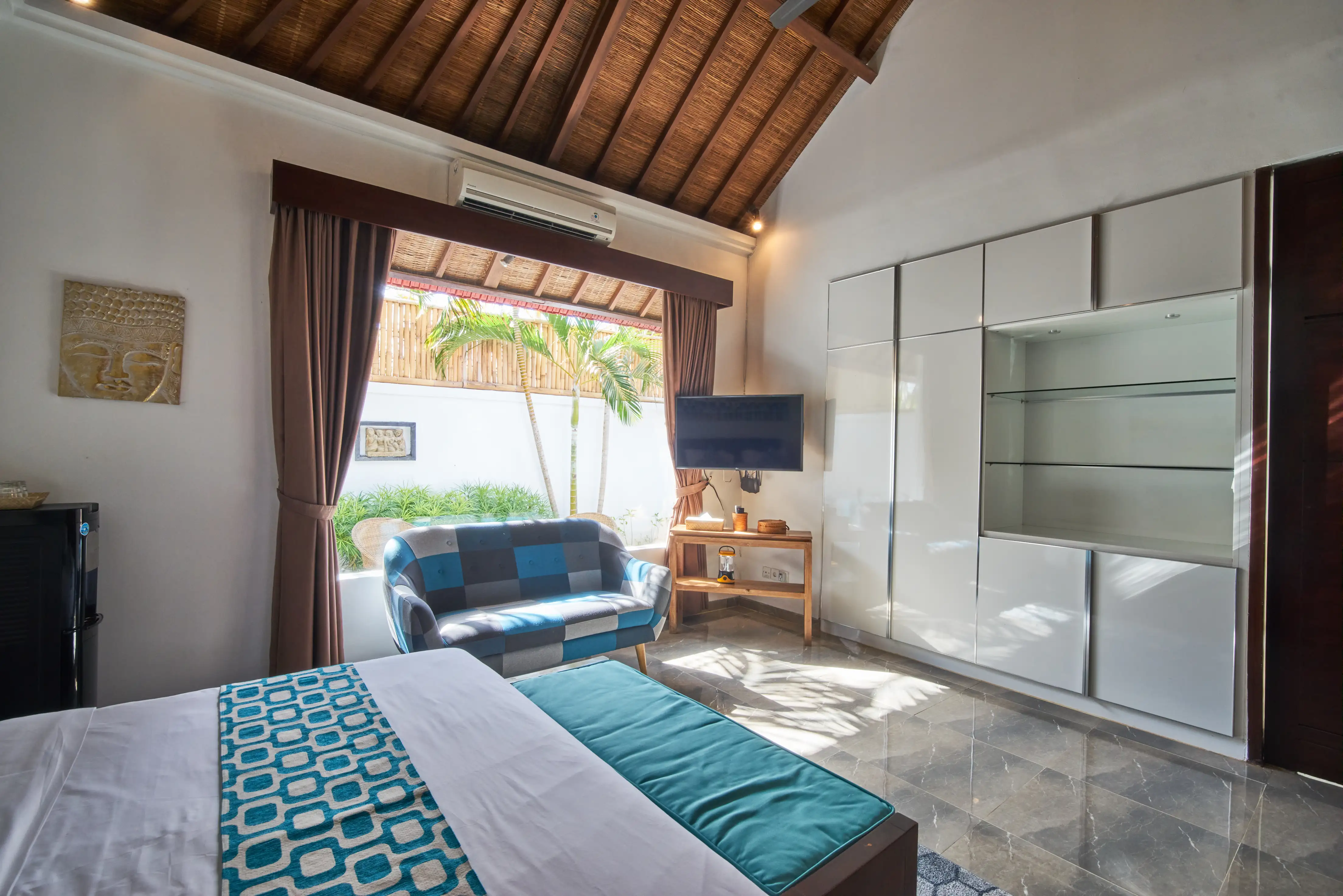 Villa 300m² in Indonesia, Seminyak. Priced at 40503$ rent photo-9