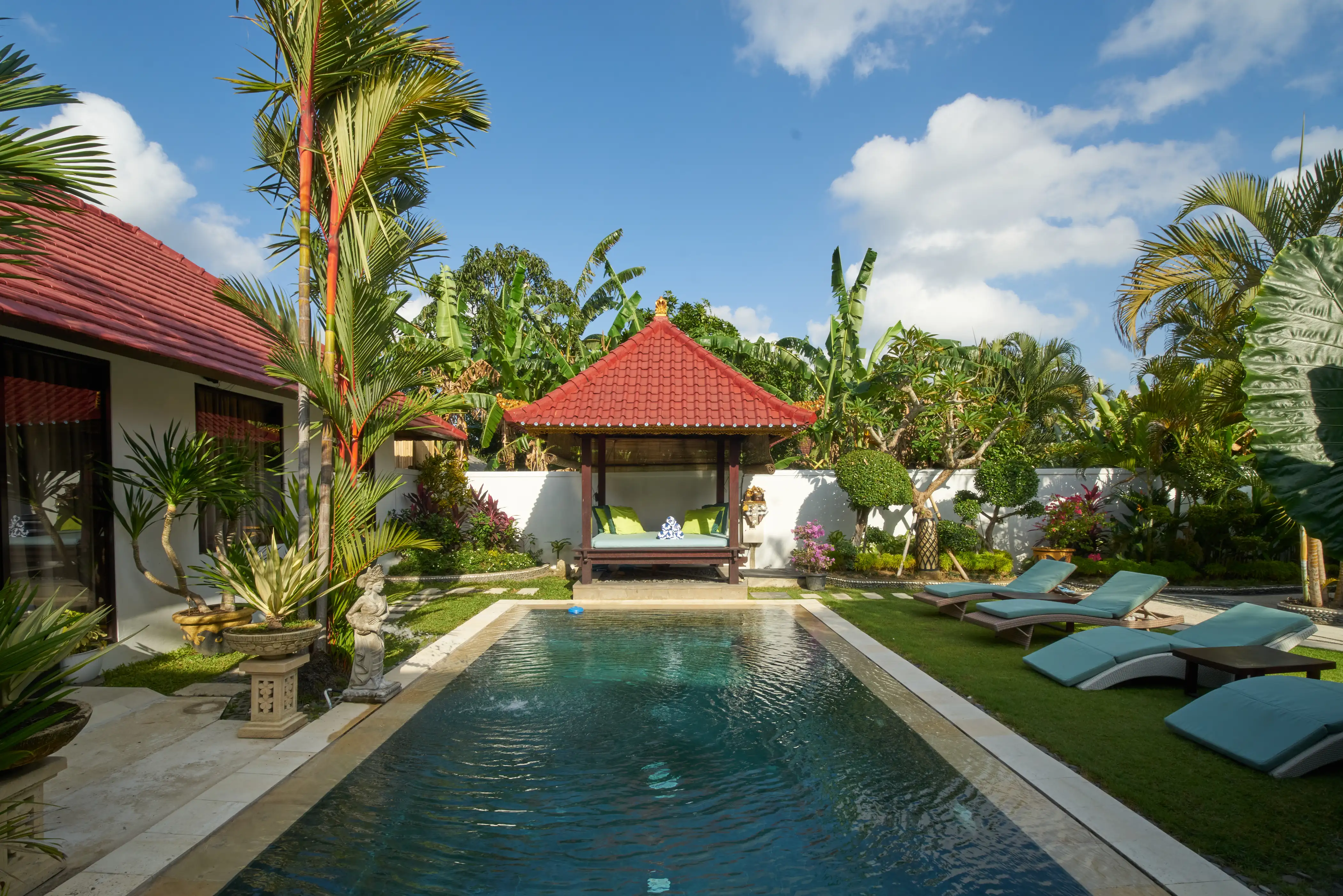 Villa 300m² in Indonesia, Seminyak. Priced at 40503$ rent photo-16
