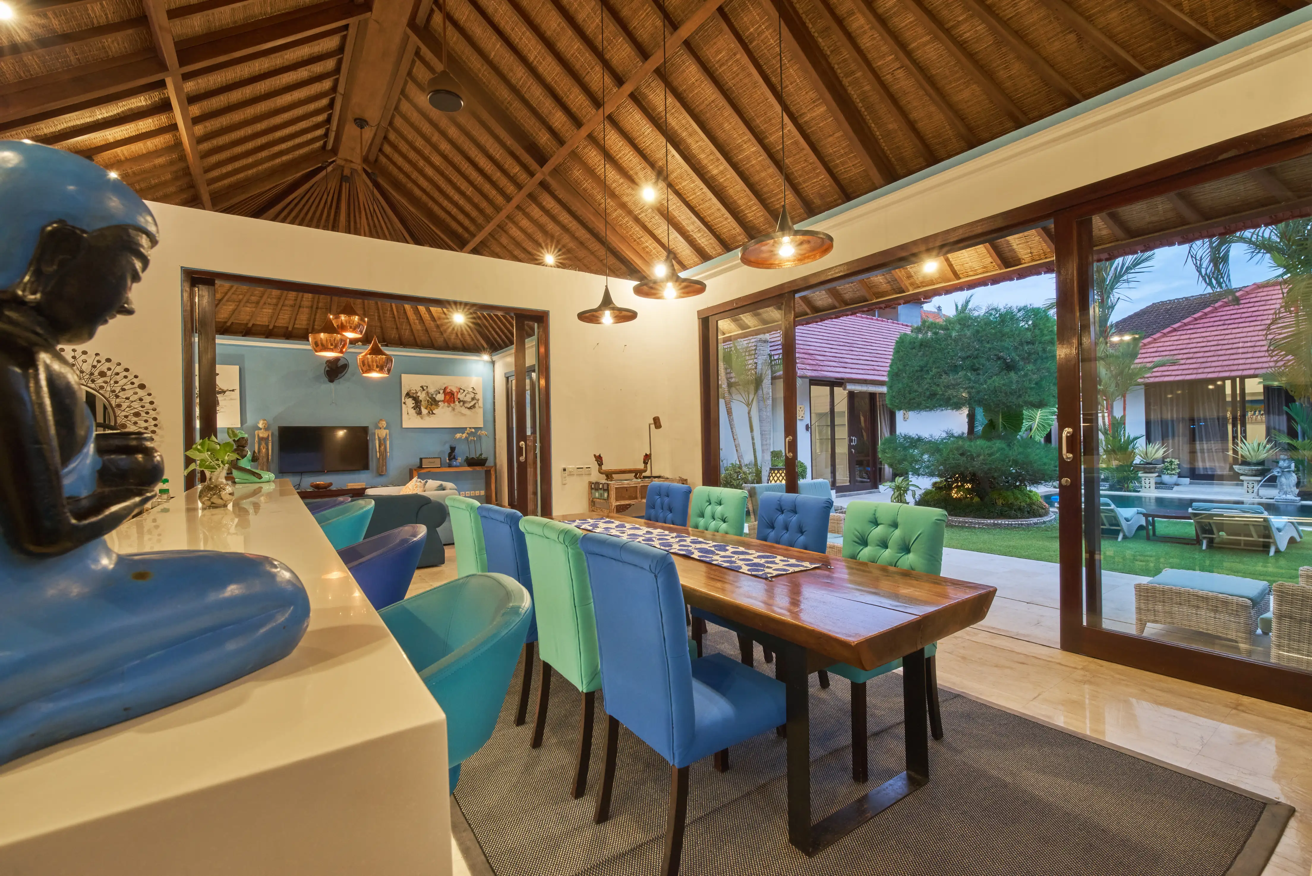 Villa 300m² in Indonesia, Seminyak. Priced at 40503$ rent photo-18