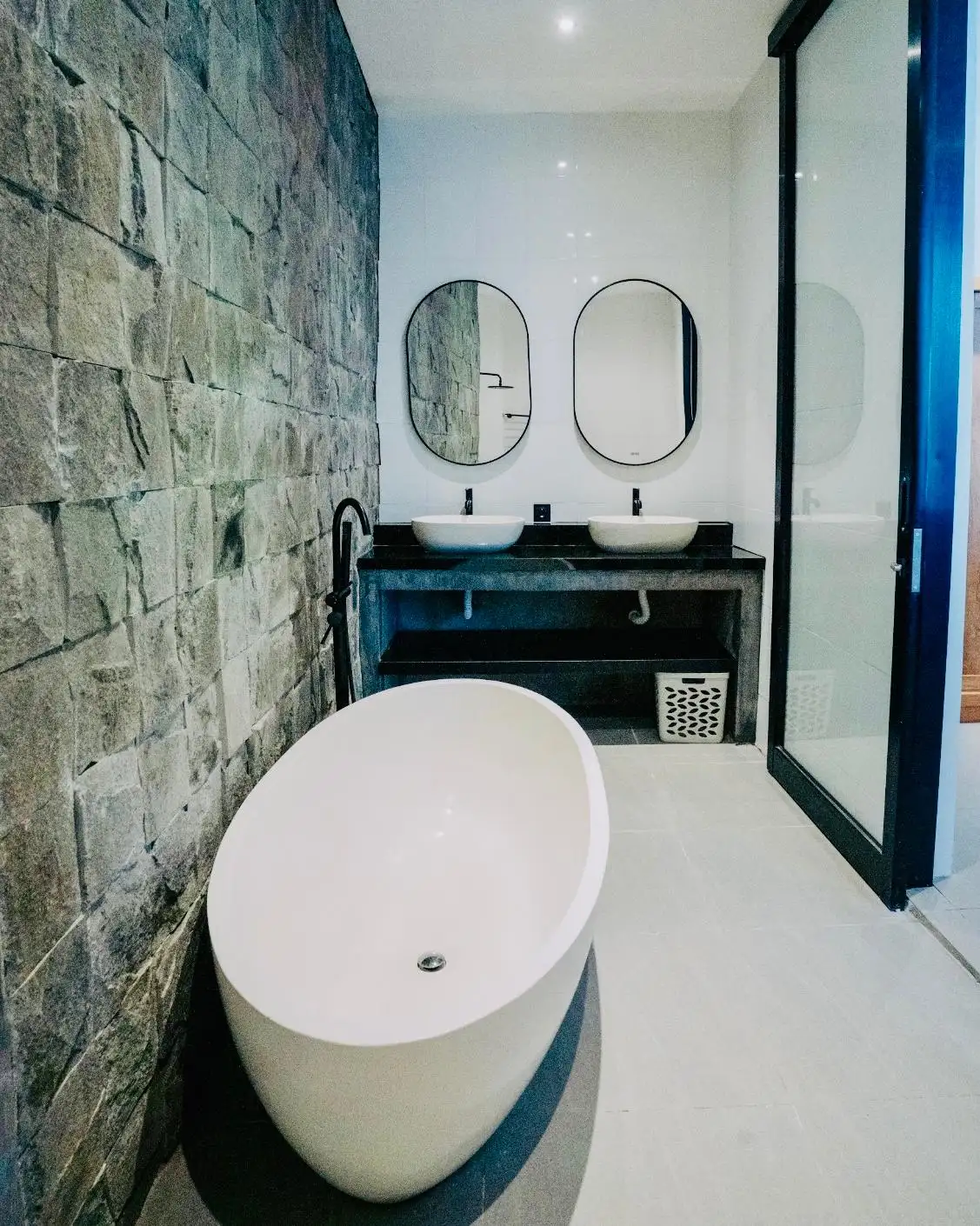 Villa 178m² in Indonesia, Ubud. Priced at 290000$ rent photo-5