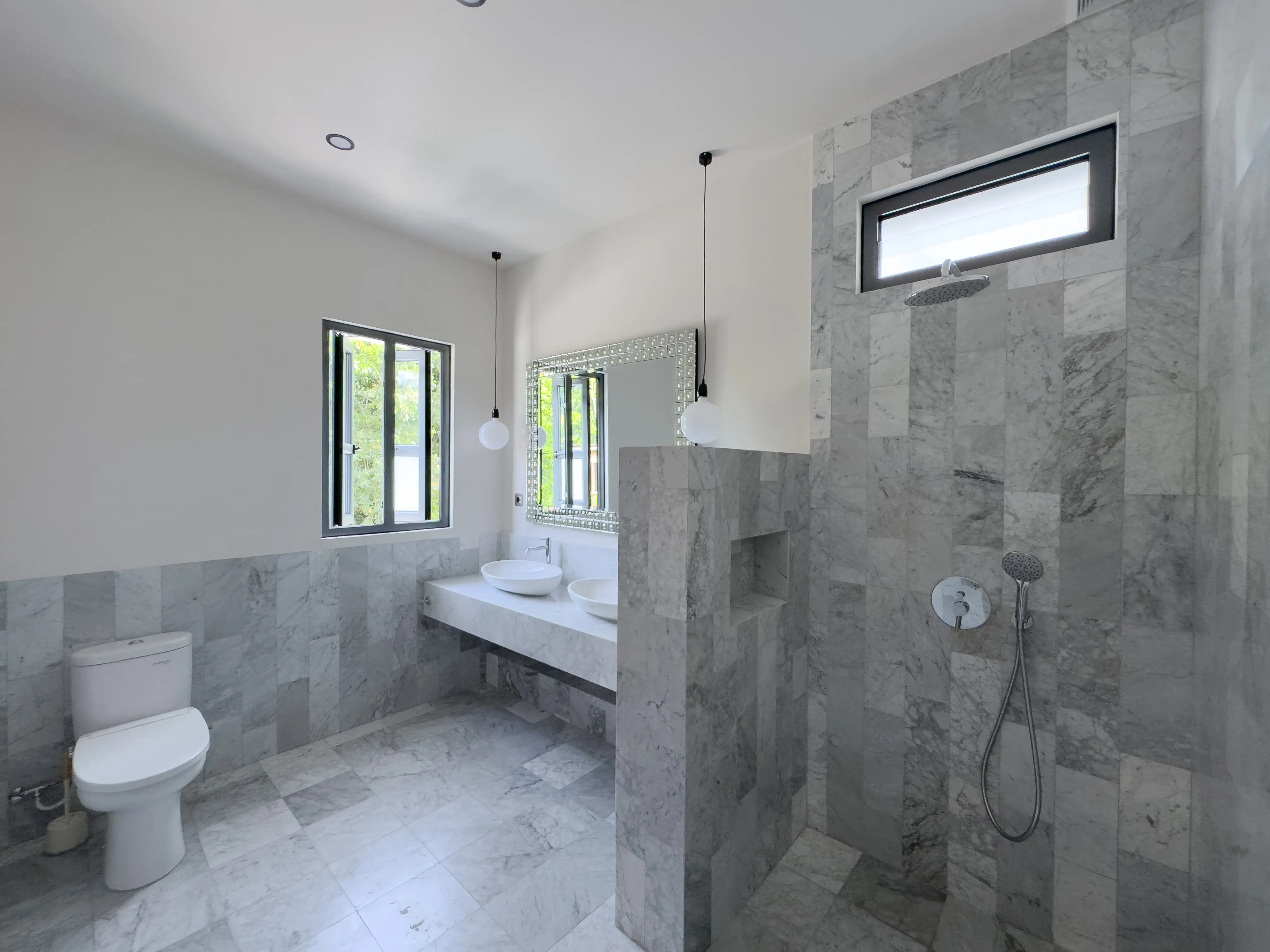 Villa 250m² in Indonesia, Bukit. Priced at 416000$ rent photo-9