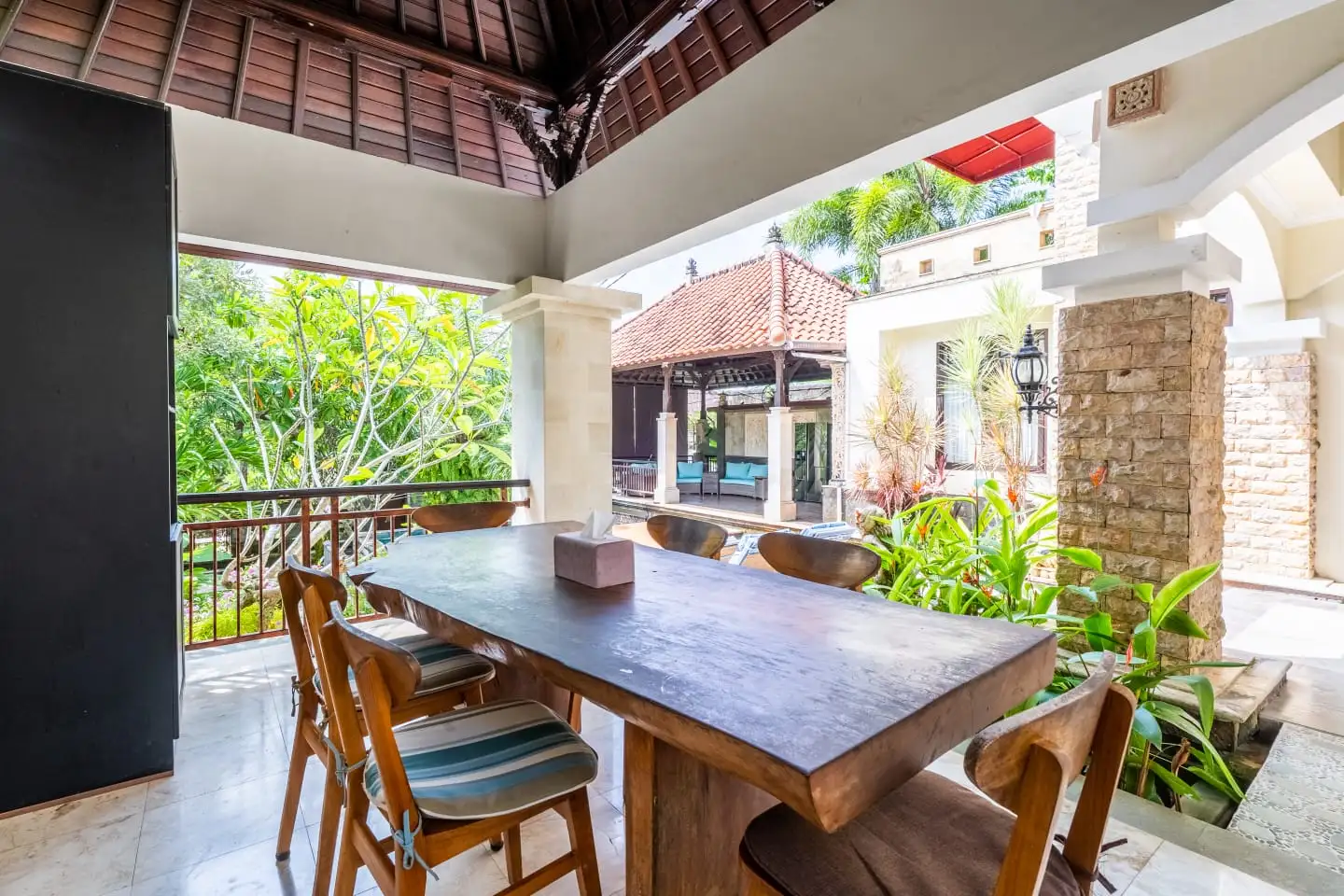 Villa 400m² in Indonesia, Bukit. Priced at 30722$ rent photo-8