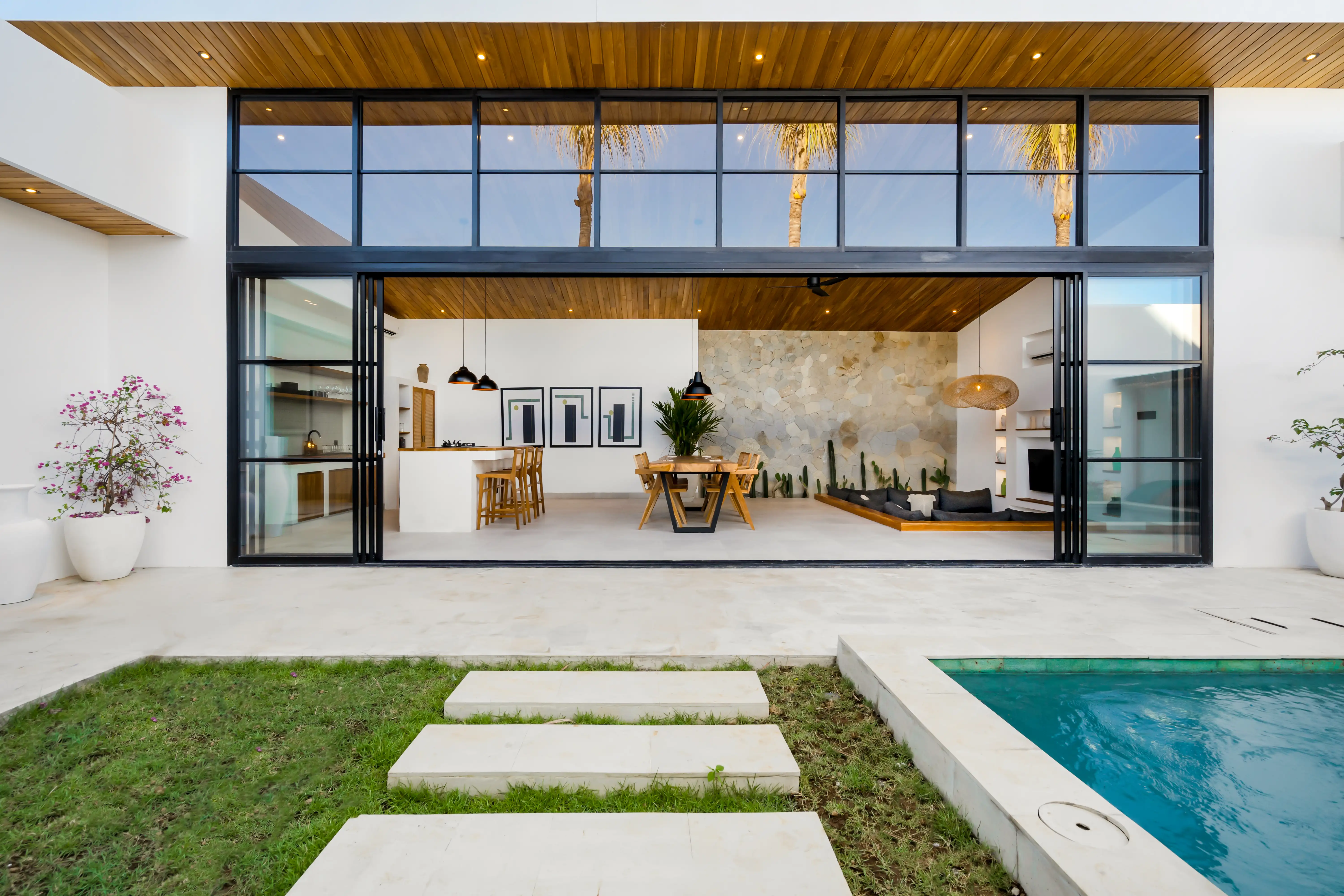 Villa 195m² in Indonesia, Bukit. Priced at 465000$ rent photo-1