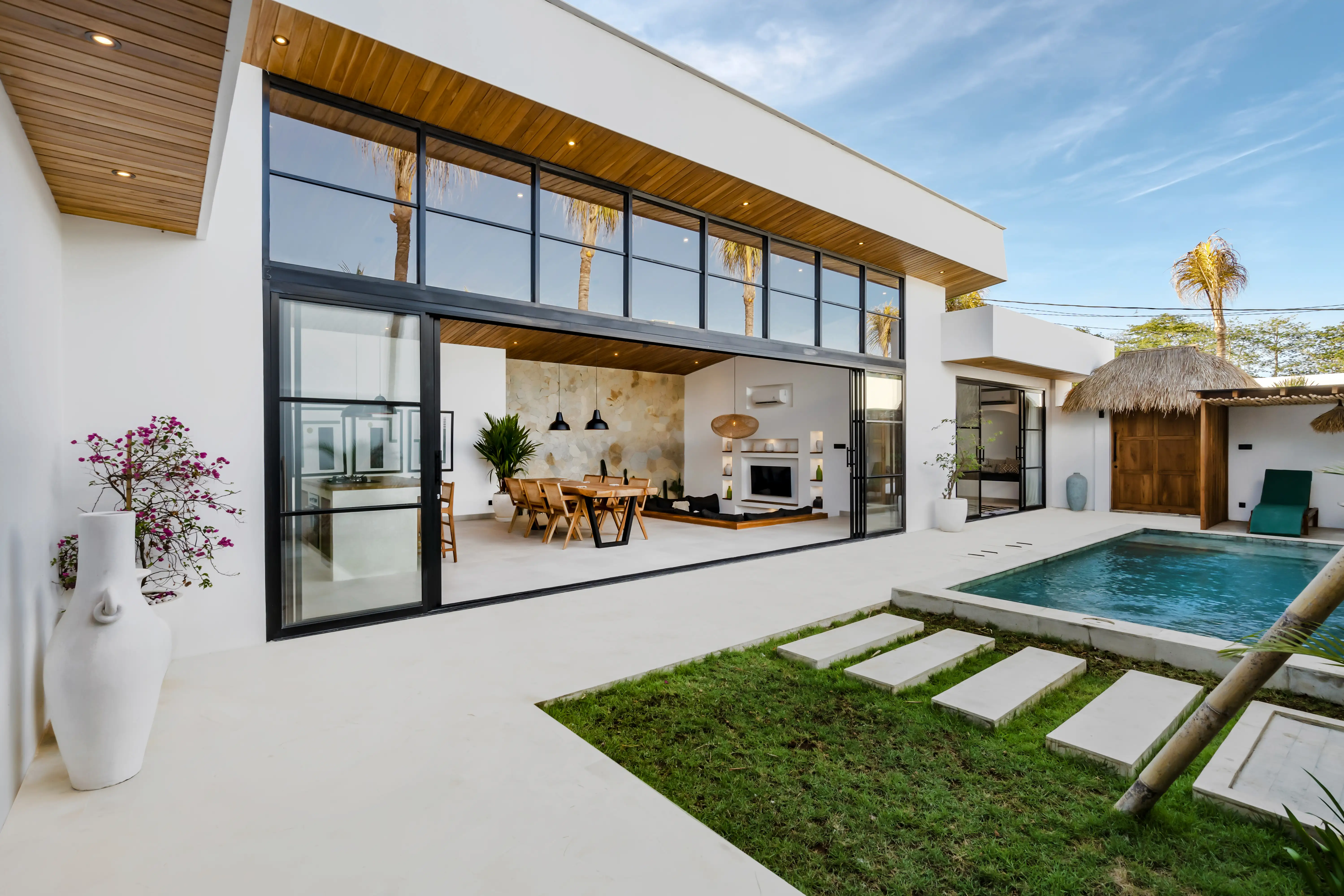 Villa 195m² in Indonesia, Bukit. Priced at 465000$ rent photo-2