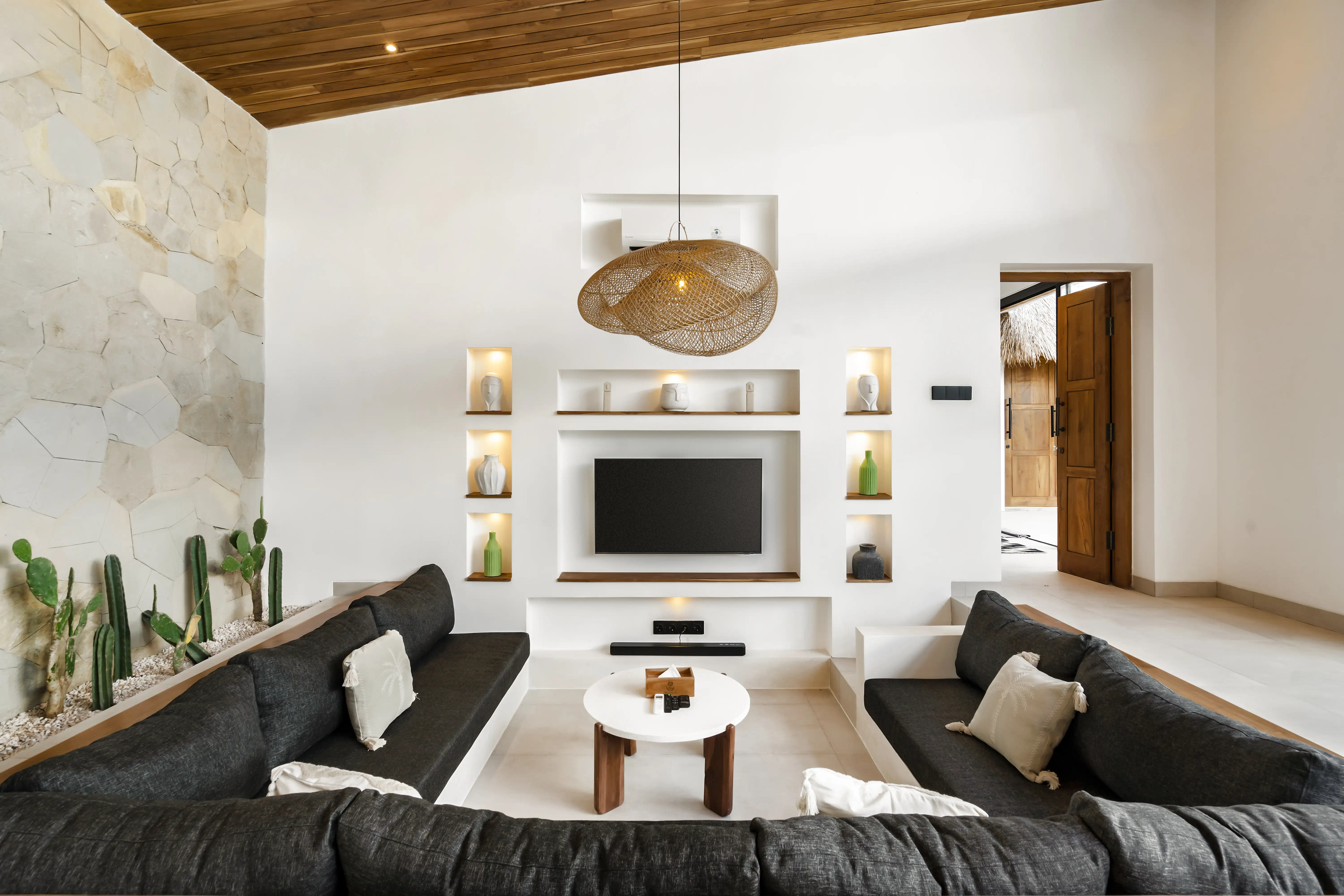 Villa 195m² in Indonesia, Bukit. Priced at 465000$ rent photo-6
