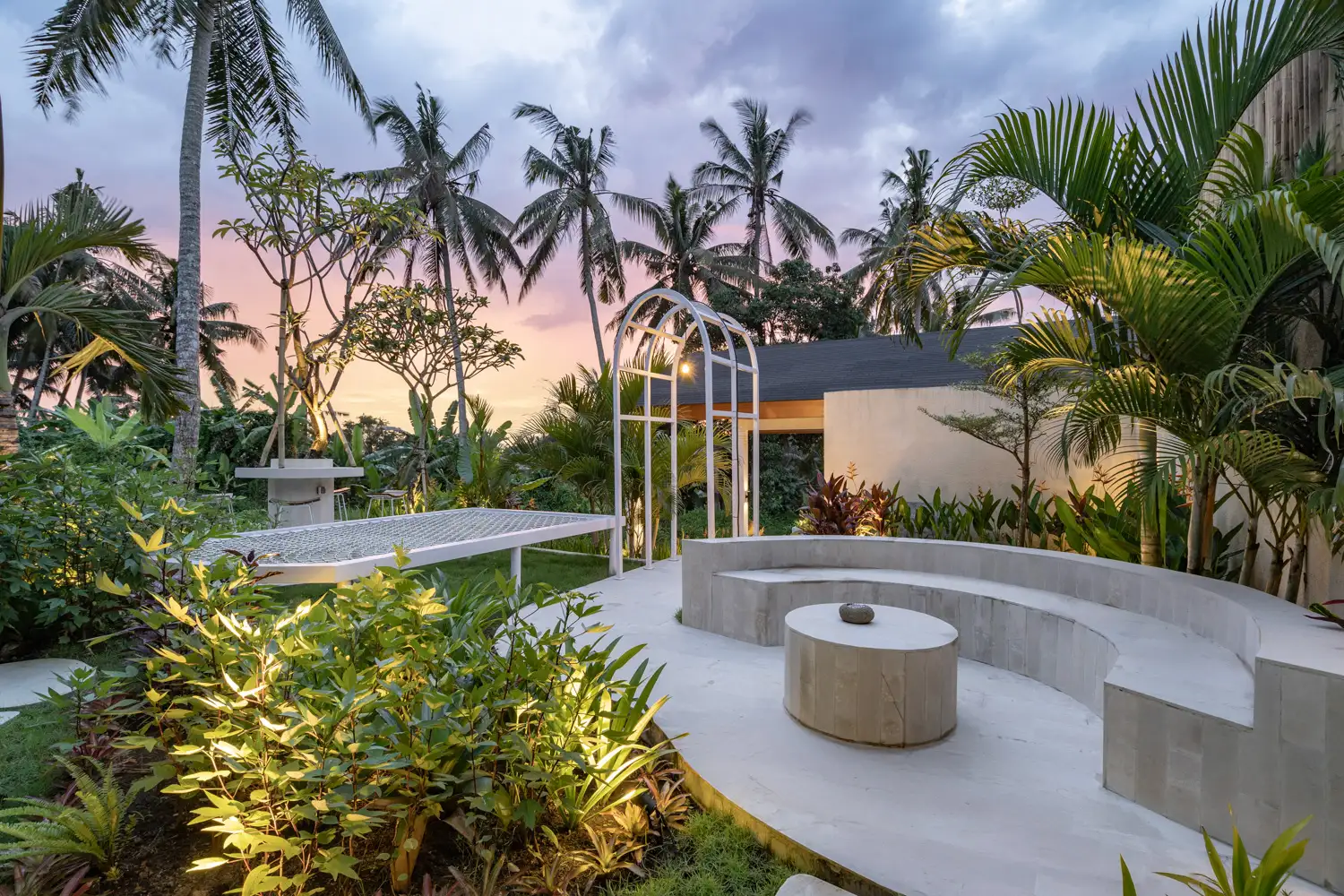 Villa 300m² in Indonesia, Ubud. Priced at 570000$ rent photo-2