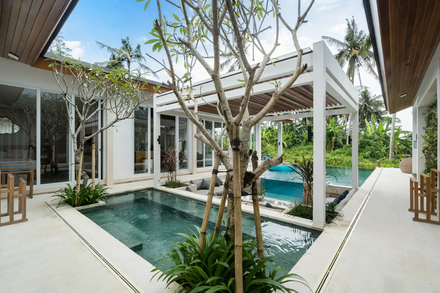 Villa 300m² in Indonesia, Ubud. Priced at 570000$ rent photo-11