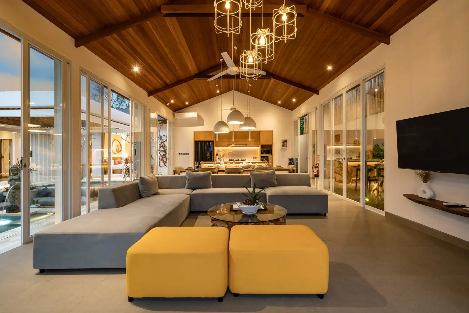 Villa 300m² in Indonesia, Ubud. Priced at 570000$ rent photo-16