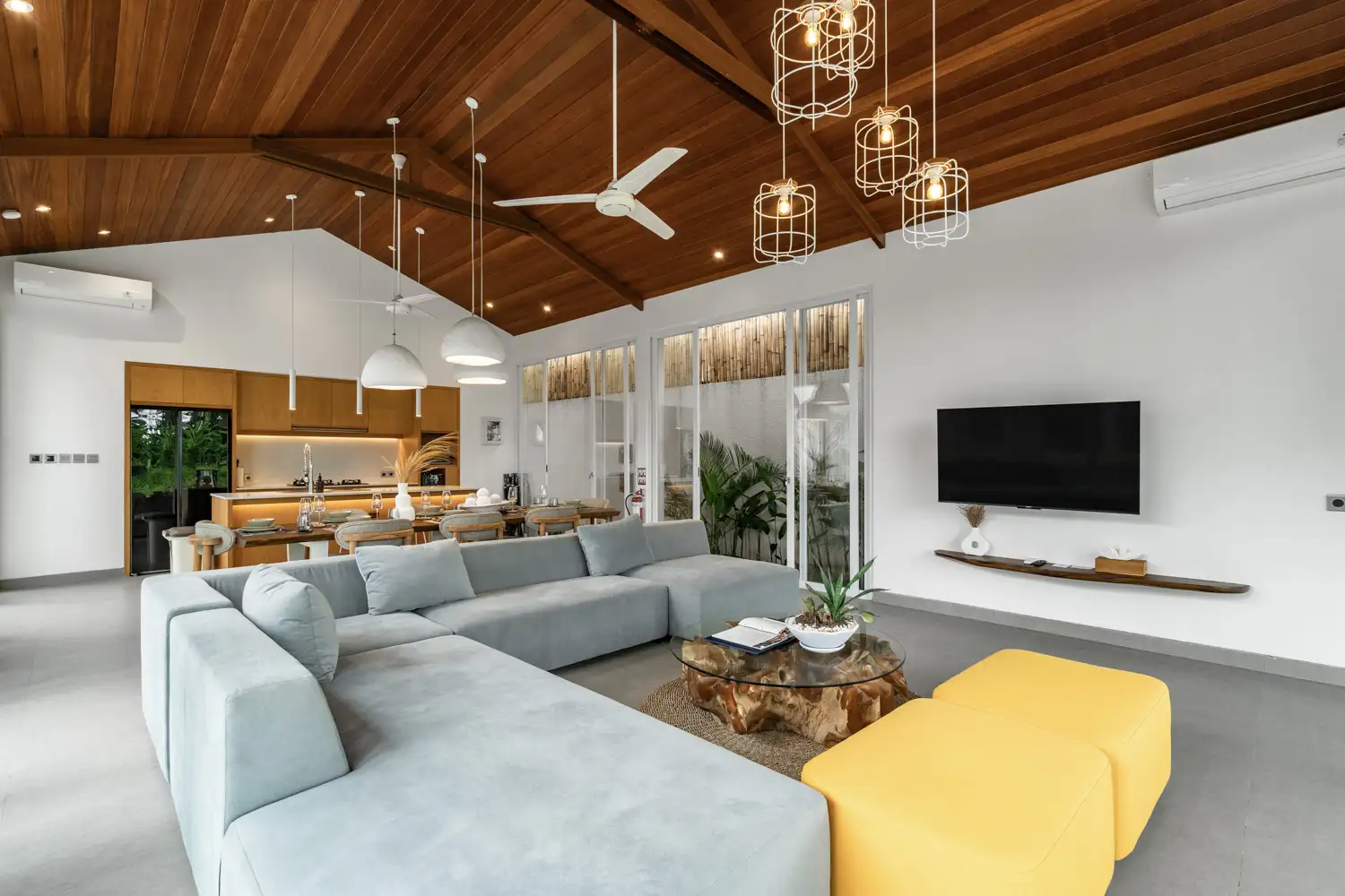 Villa 300m² in Indonesia, Ubud. Priced at 570000$ rent photo-18