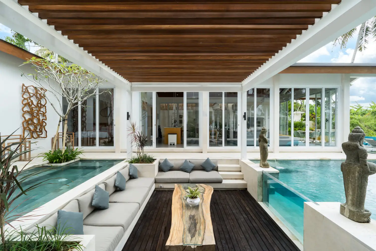 Villa 300m² in Indonesia, Ubud. Priced at 570000$ rent photo-24