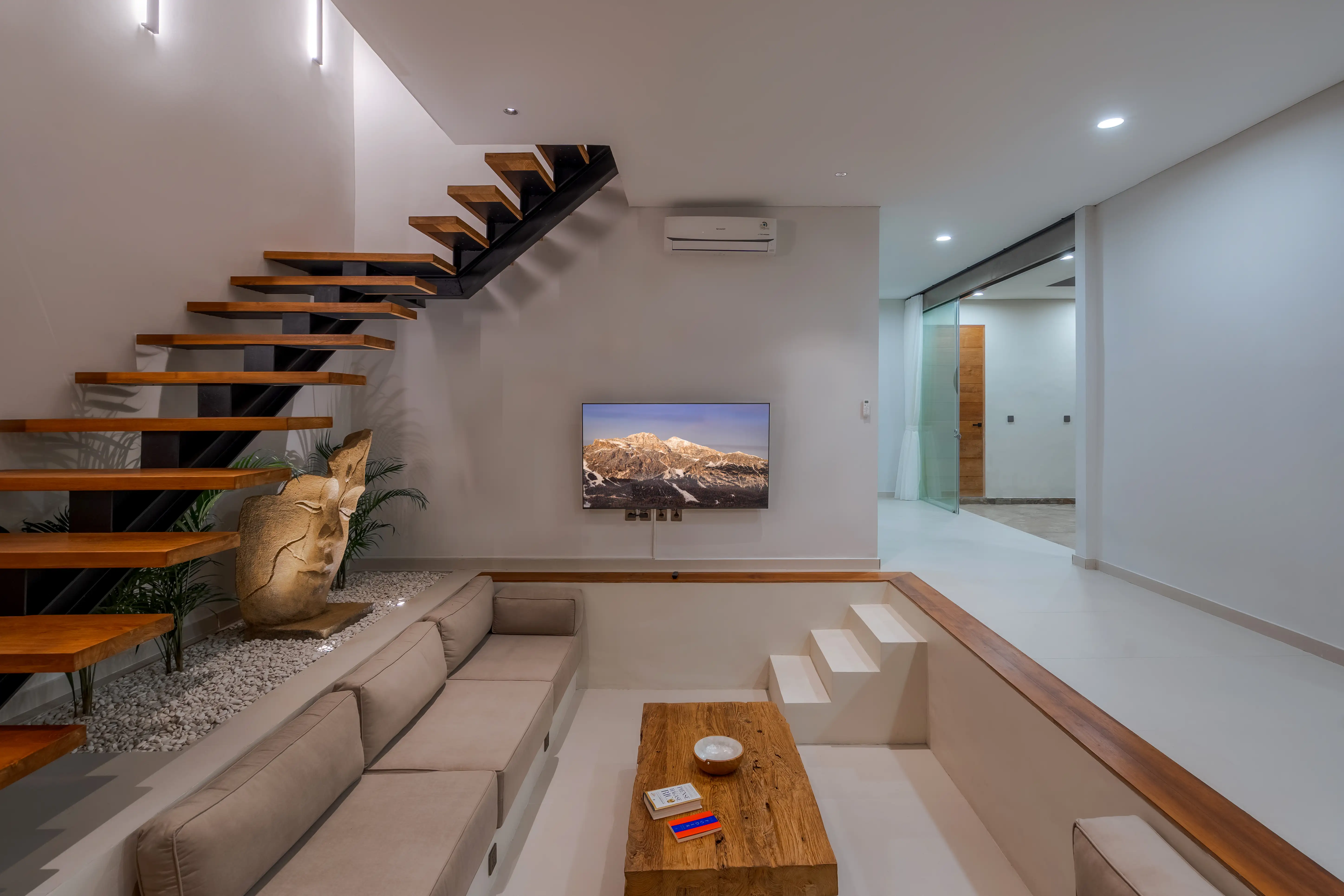Villa 370m² in Indonesia, Canggu. Priced at 399000$ rent photo-28