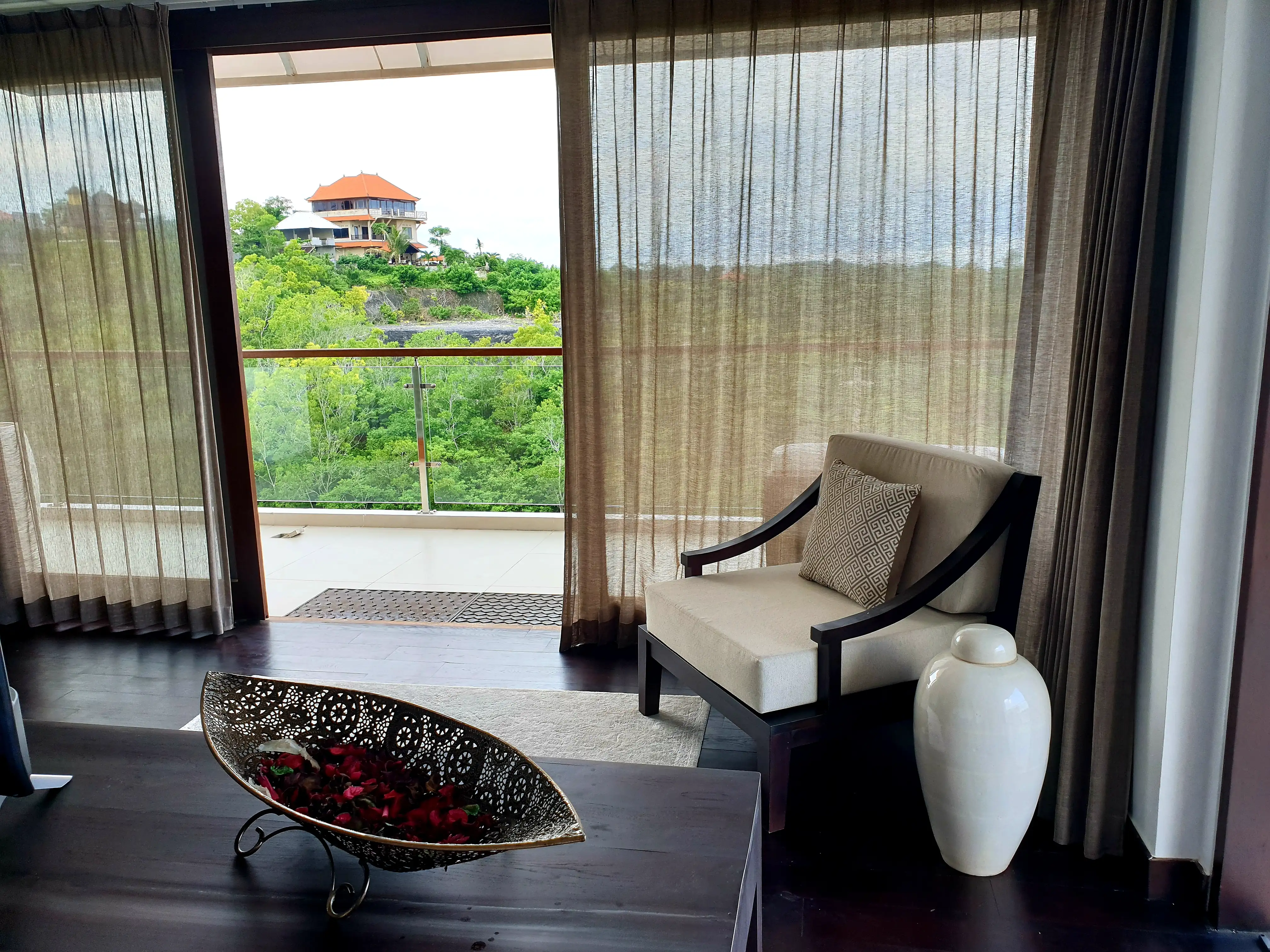 Villa 300m² in Indonesia, Bukit. Priced at 45000$ rent photo-3