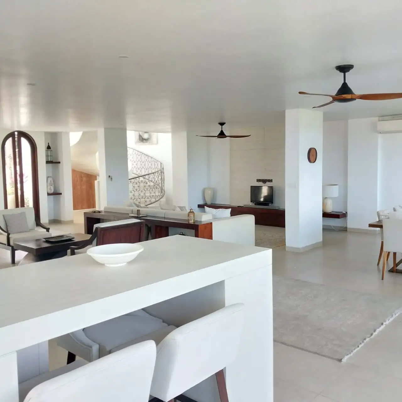 Villa 560m² in Indonesia, Bukit. Priced at 70000$ rent photo-8