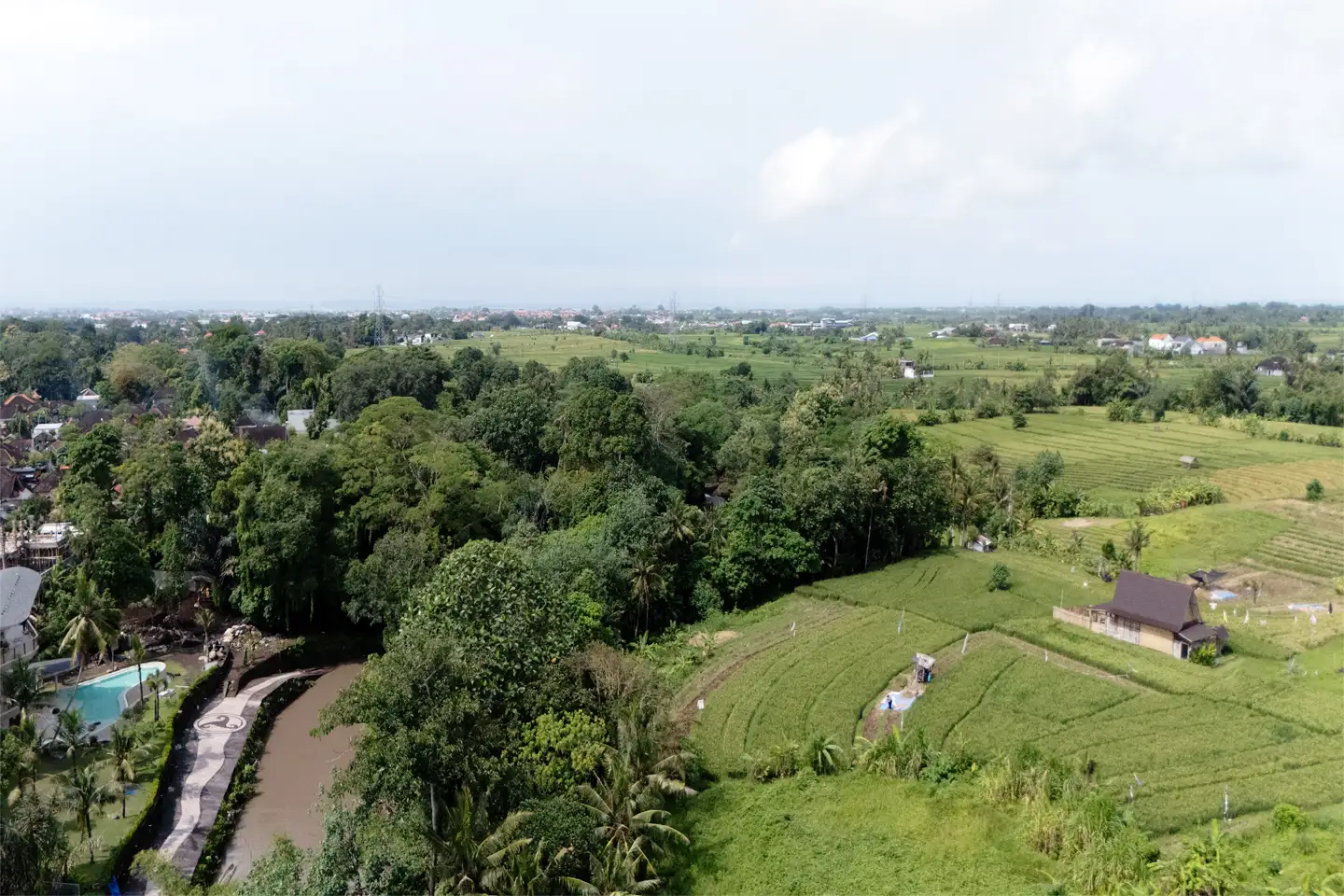 Land 0m² in Indonesia, Tabanan. Priced at 424300$ rent photo-1