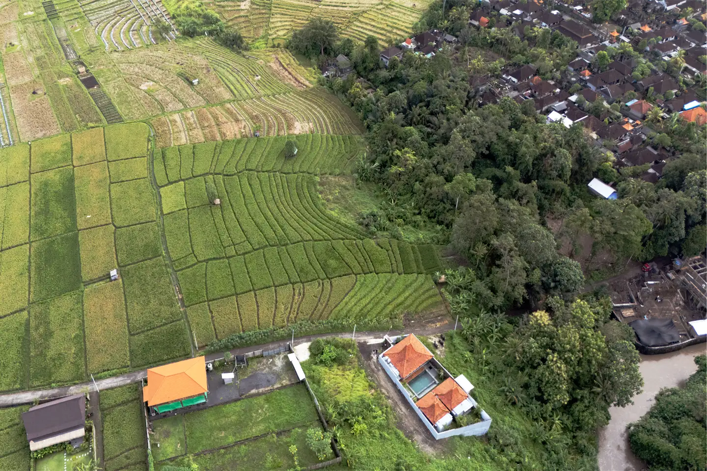 Land 0m² in Indonesia, Tabanan. Priced at 424300$ rent photo-2